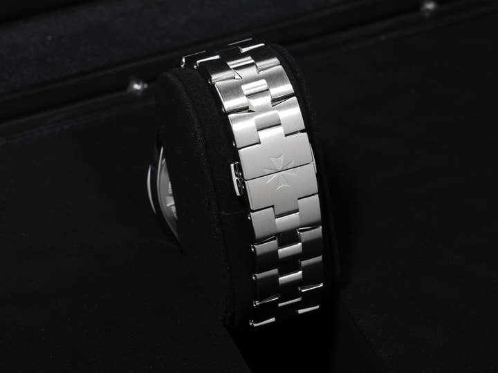 ヴァシュロンコンスタンタン オーヴァーシーズ オートマティック Ref.4600V/200A-B980 ステンレススチール ブルー文字盤 美中古 c36wgbb6