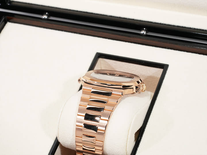 パテックフィリップ ノーチラス Ref.5711/1R-001 ローズゴールド ブラウン・ブラック・グラデーション文字盤 美中古 8tyohqek