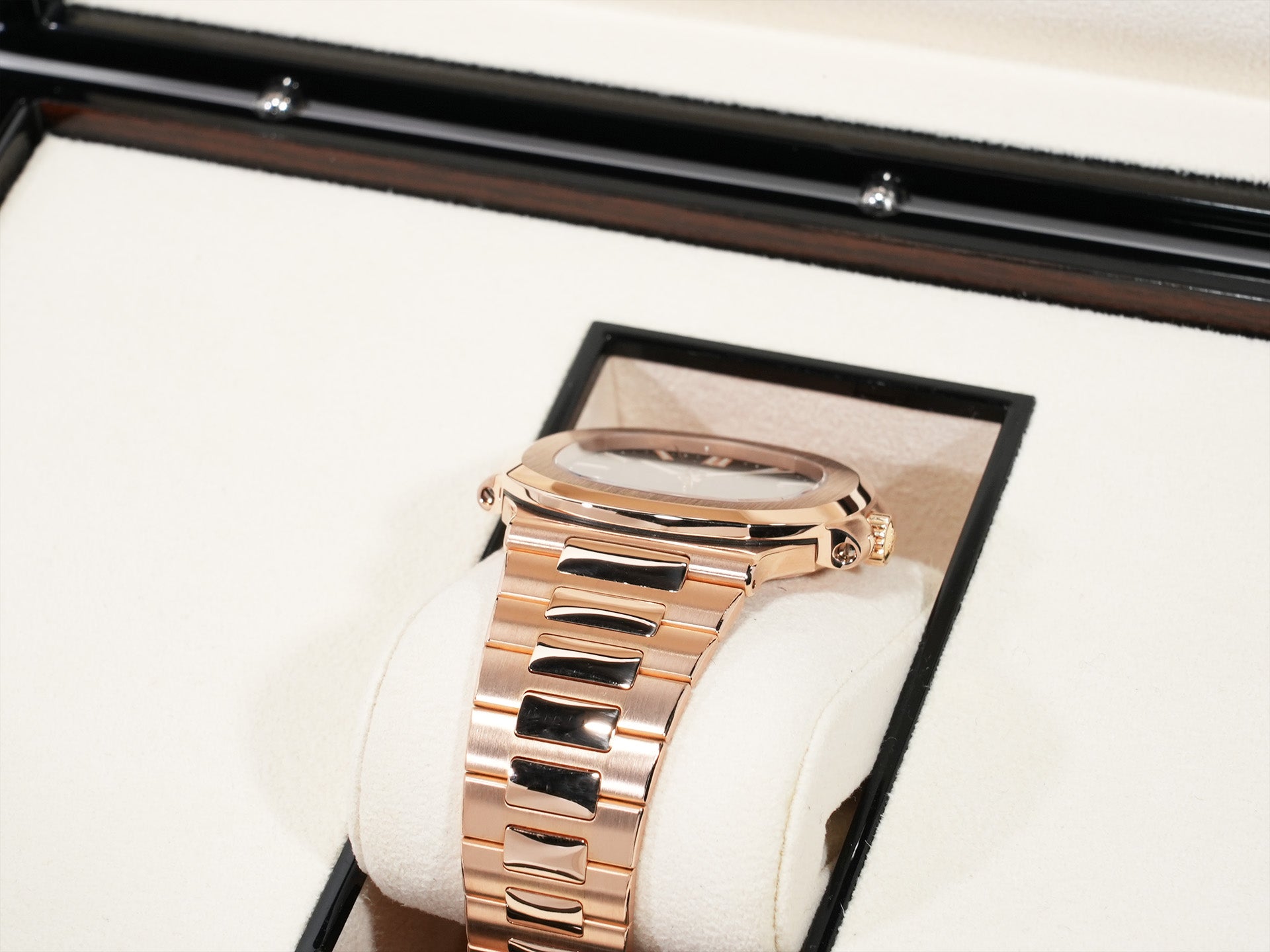 パテックフィリップ ノーチラス Ref.5711/1R-001 ローズゴールド ブラウン・ブラック・グラデーション文字盤 美中古 8tyohqek