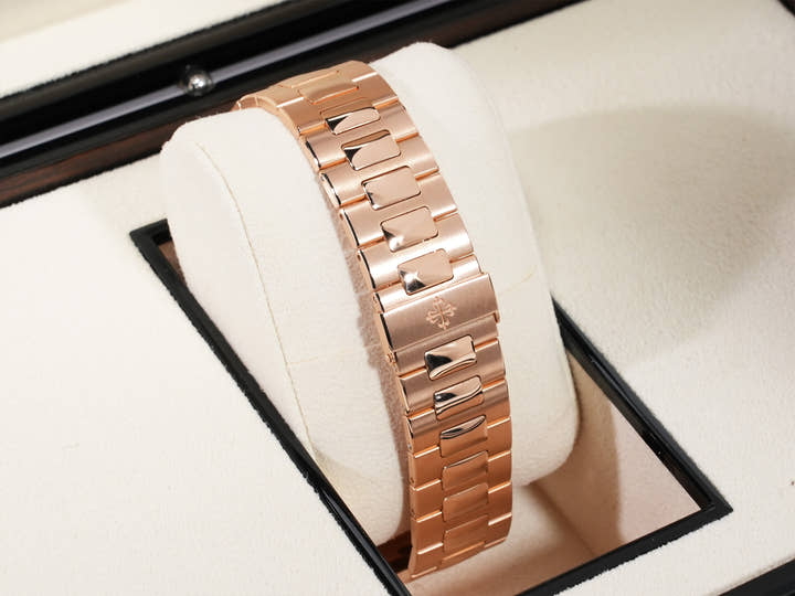 パテックフィリップ ノーチラス Ref.5711/1R-001 ローズゴールド ブラウン・ブラック・グラデーション文字盤 美中古 8tyohqek