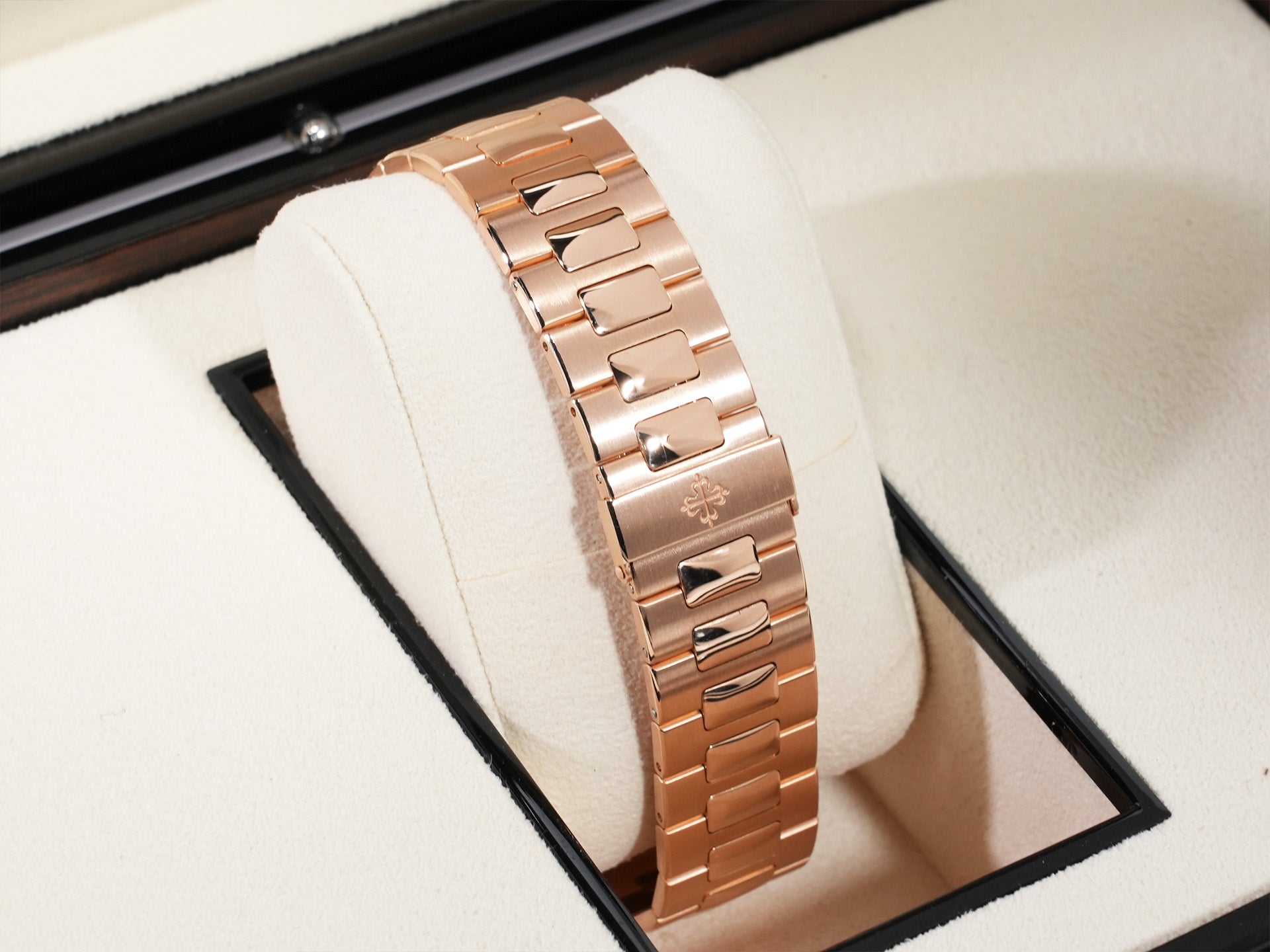 パテックフィリップ ノーチラス Ref.5711/1R-001 ローズゴールド ブラウン・ブラック・グラデーション文字盤 美中古 8tyohqek