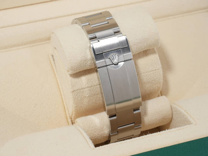 ロレックス エアキング Ref.126900 ステンレススチール ブラック文字盤 オイスターブレスレット 美中古 gsfcg3ke