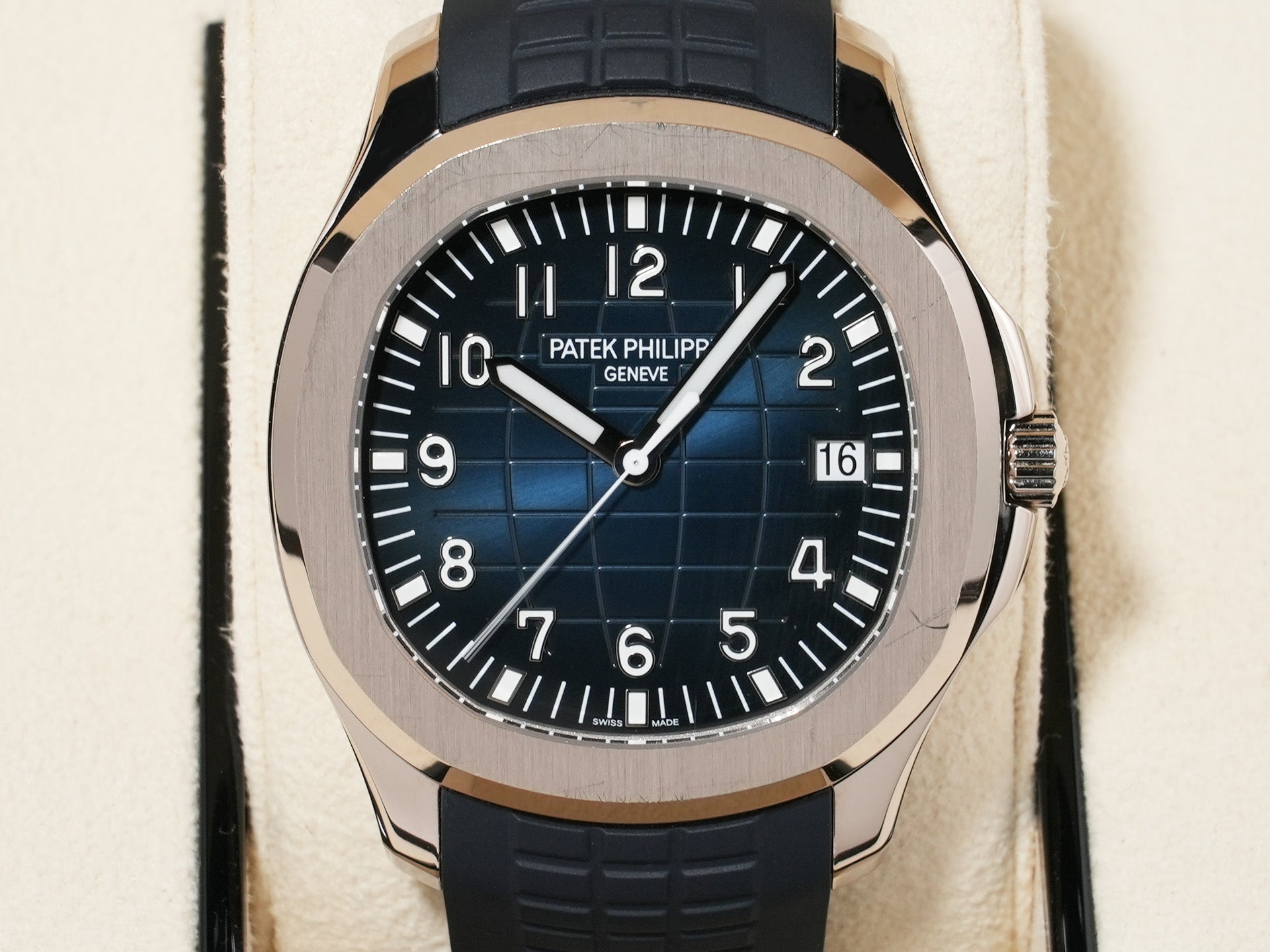 パテックフィリップ アクアノート Ref.5168G-001 ホワイトゴールド ミッドナイトブルー文字盤 中古 raewsqut