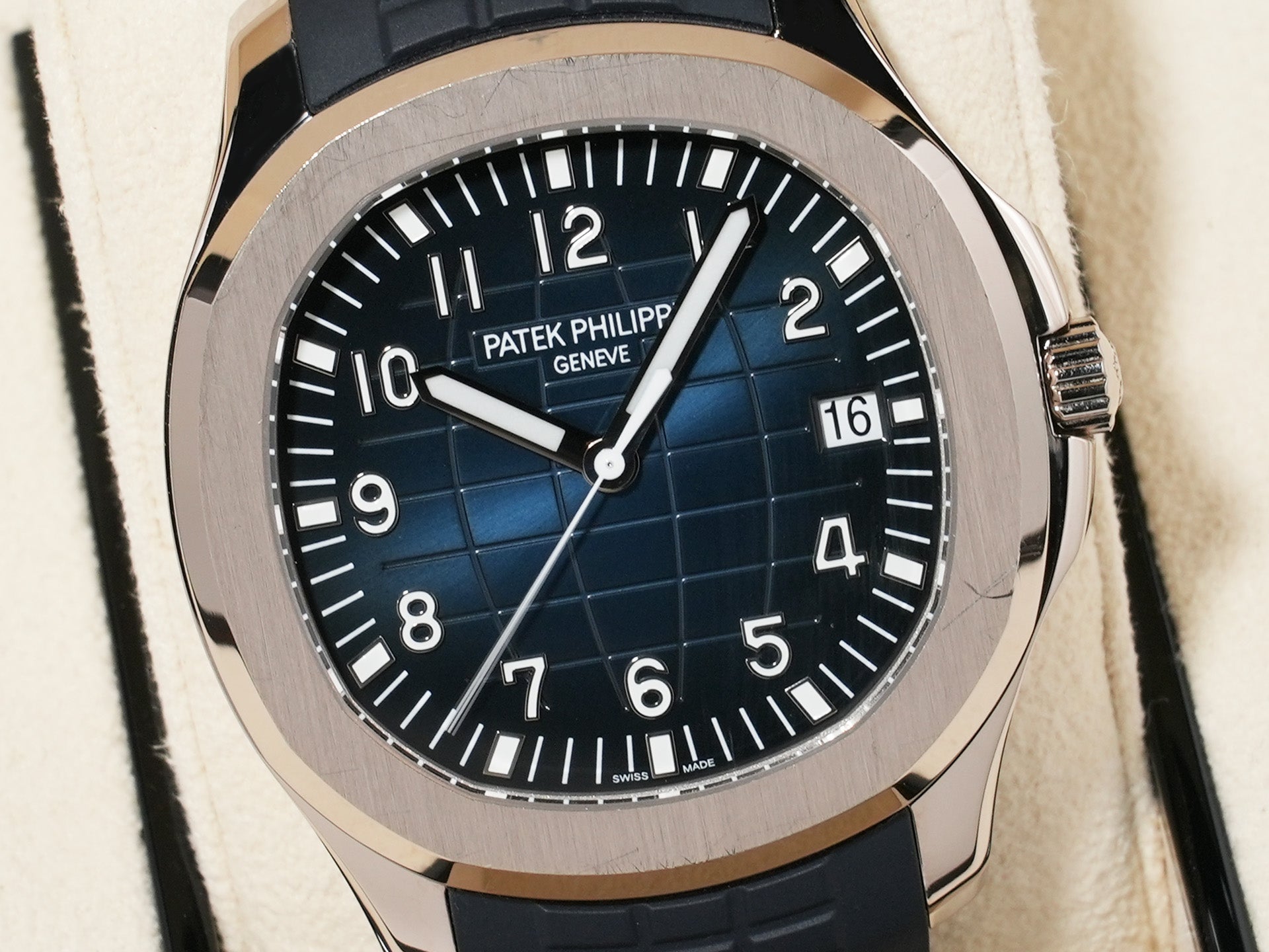 パテックフィリップ アクアノート Ref.5168G-001 ホワイトゴールド ミッドナイトブルー文字盤 中古 raewsqut