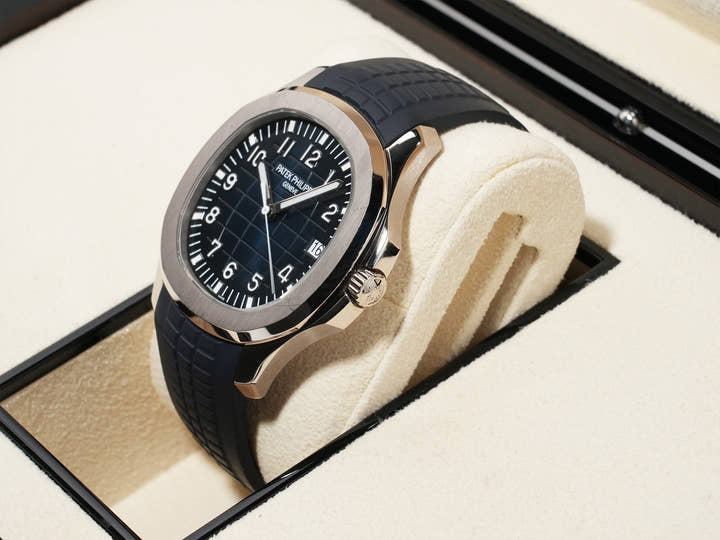 パテックフィリップ アクアノート Ref.5168G-001 ホワイトゴールド ミッドナイトブルー文字盤 中古 raewsqut