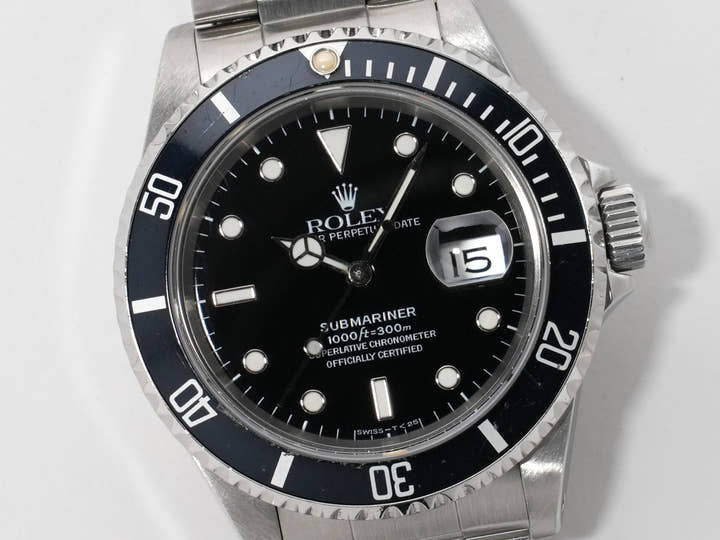 Rolex Submariner Date Ref. 16610 Stainless Steel Black Dial Used dqj5upx9