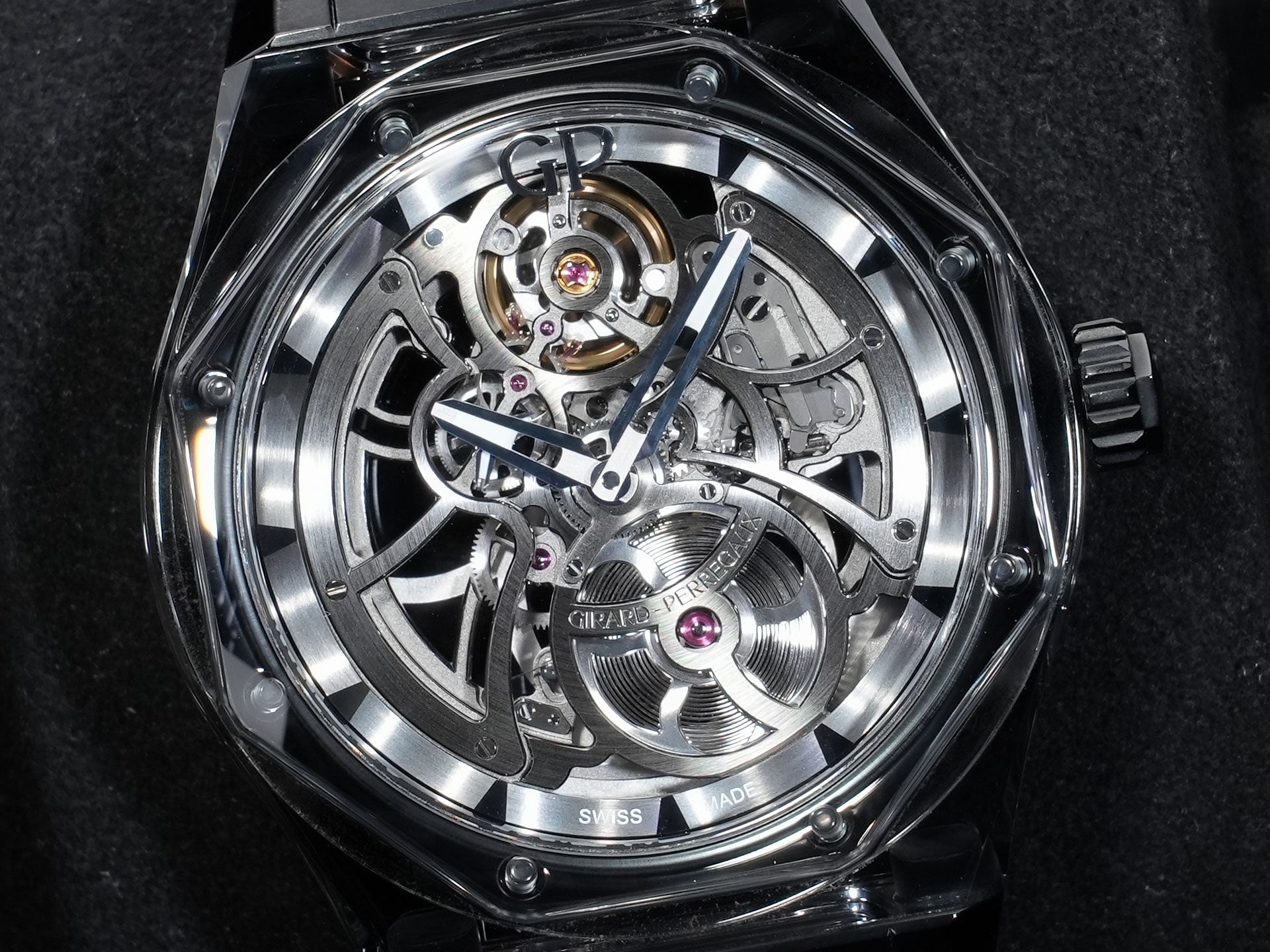 ジラールペルゴ ロレアート アブソルート ライト & シェード Ref.81071-43-2022-1CX サファイア & チタン スケルトン文字盤 美品 285qxvjm