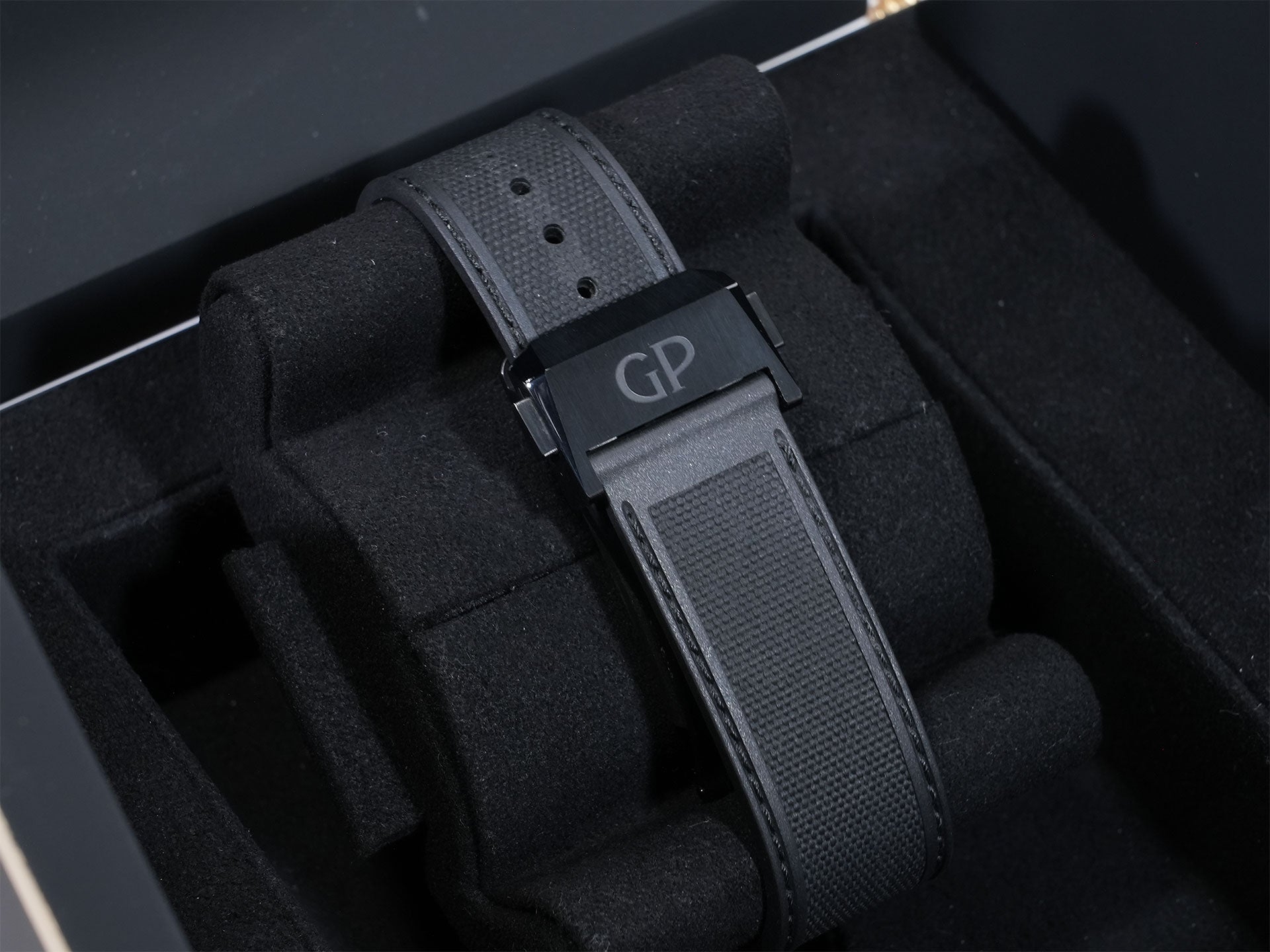 ジラールペルゴ ロレアート アブソルート ライト & シェード Ref.81071-43-2022-1CX サファイア & チタン スケルトン文字盤 美品 285qxvjm