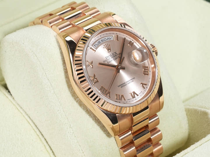 ロレックス デイデイト Ref.118235 ピンクゴールド ピンクローマン文字盤 中古 i2qga2ev