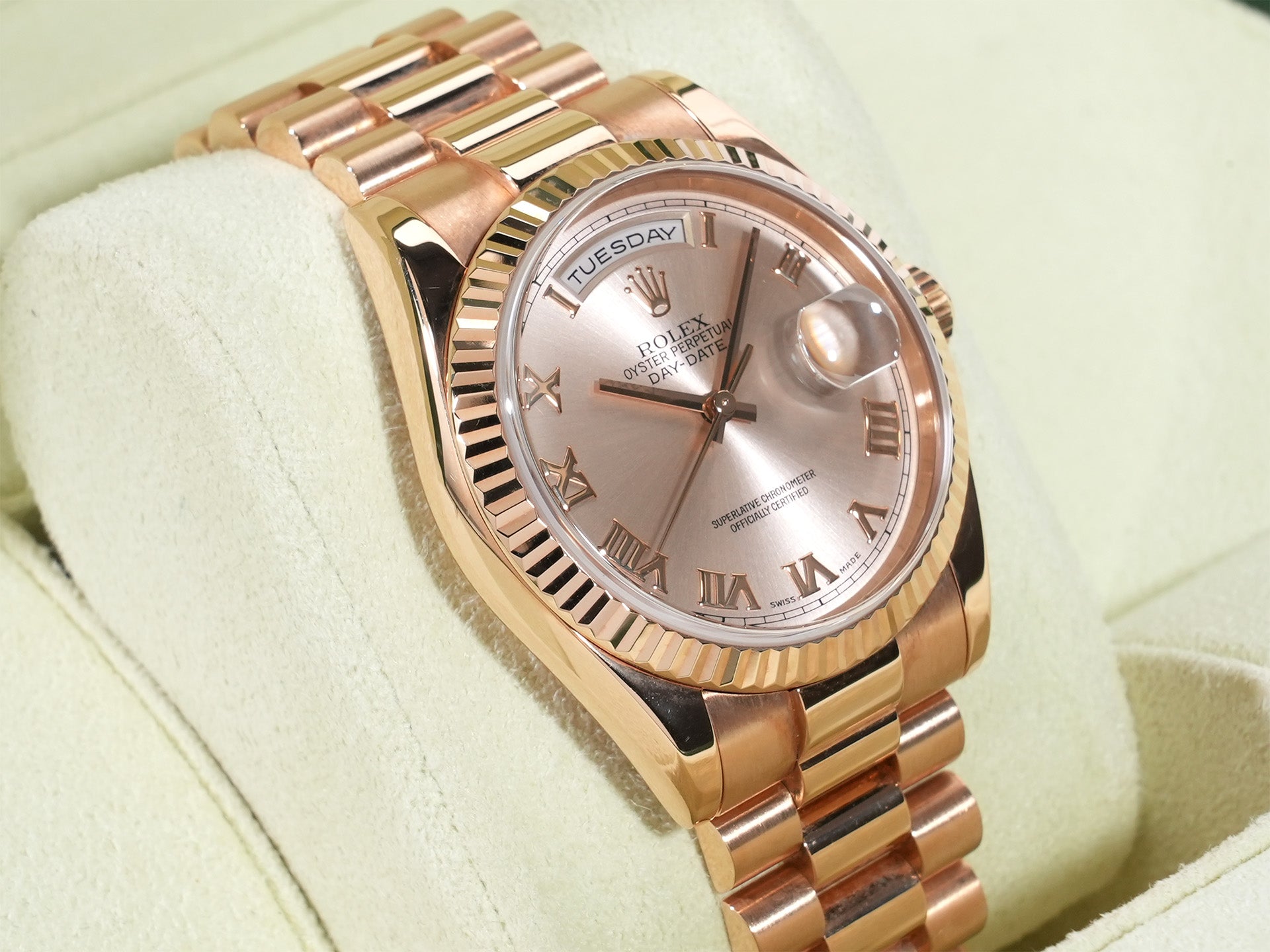 ロレックス デイデイト Ref.118235 ピンクゴールド ピンクローマン文字盤 中古 i2qga2ev