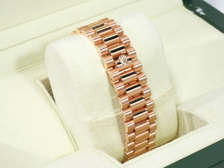 ロレックス デイデイト Ref.118235 ピンクゴールド ピンクローマン文字盤 中古 i2qga2ev