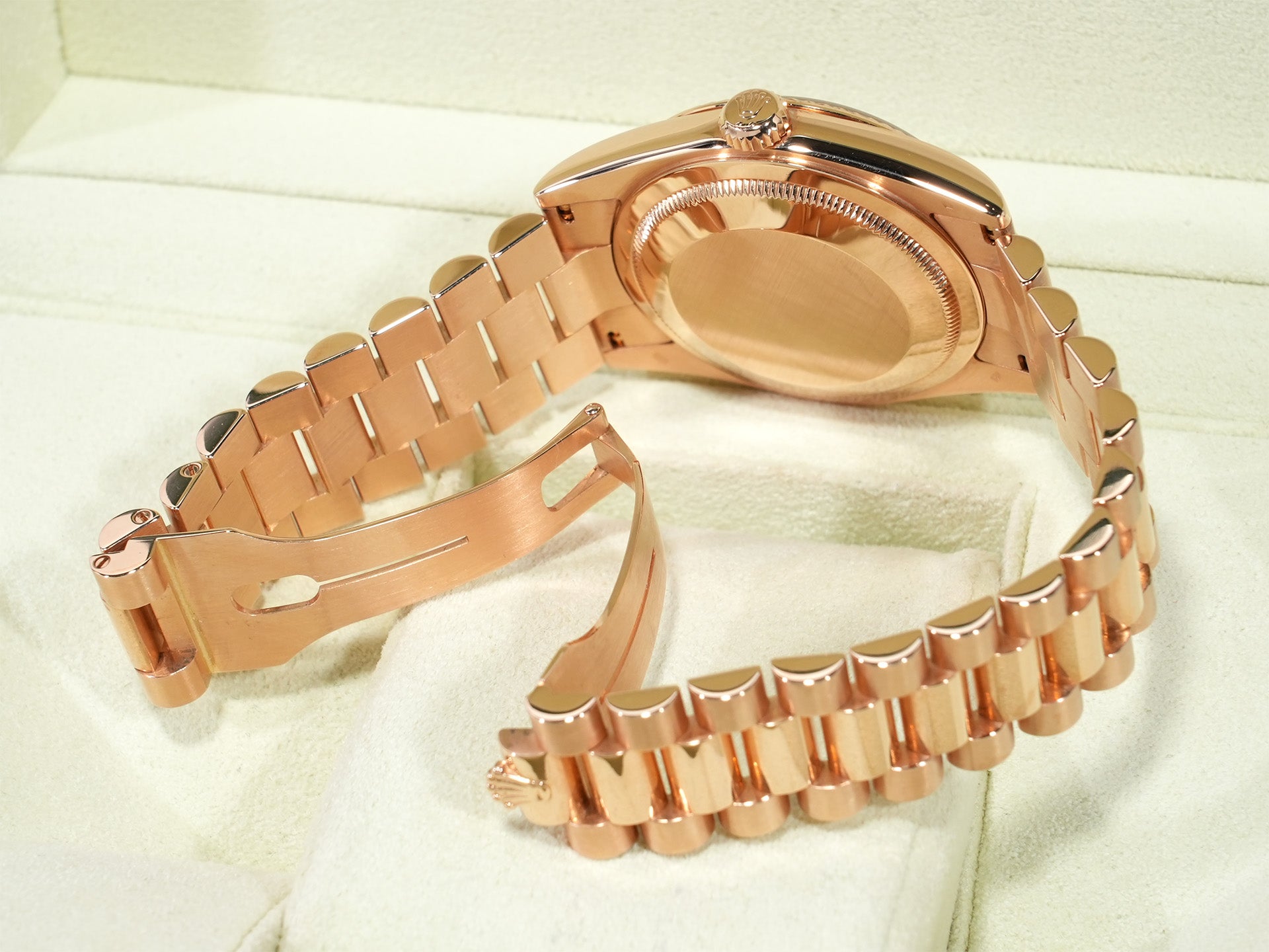 ロレックス デイデイト Ref.118235 ピンクゴールド ピンクローマン文字盤 中古 i2qga2ev