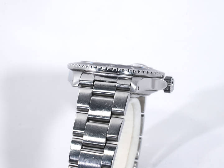 Rolex Submariner Date Ref. 16800 Stainless Steel Black Dial Used o8fye3hu