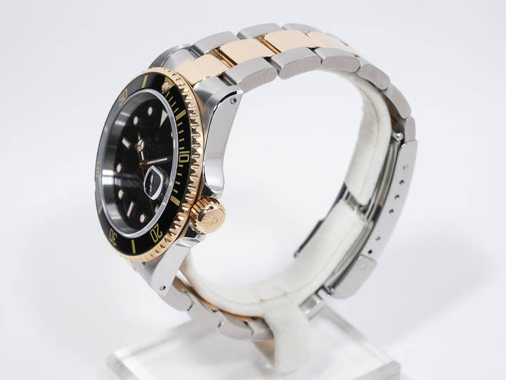 Rolex Submariner Date Ref.16613LN Stainless Steel/Yellow Gold Black Dial Used 2qv6yg5p