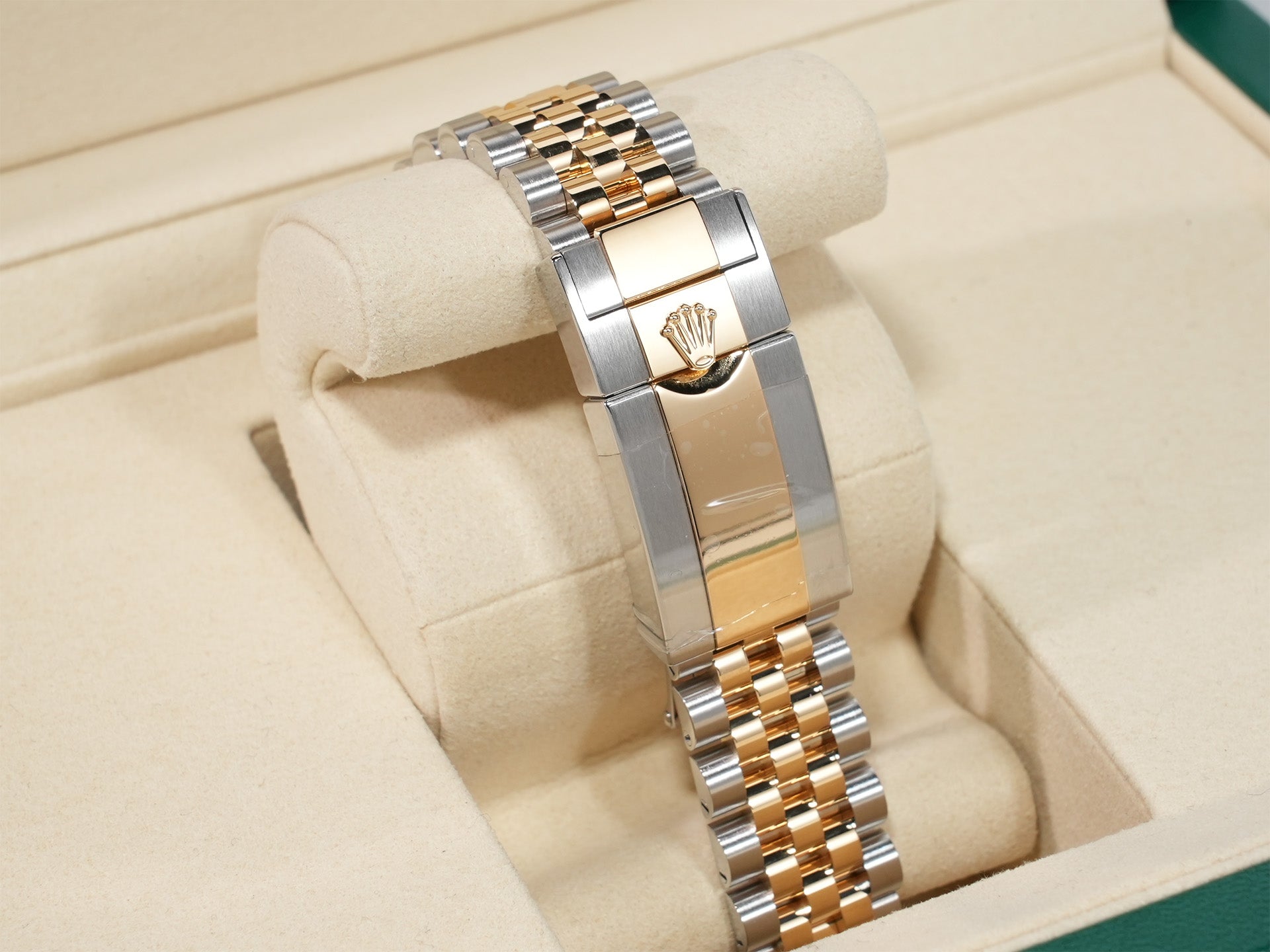 ロレックス GMTマスターII Ref.126713GRNR ステンレススチール/イエローゴールド ブラック文字盤 ジュビリーブレスレット 未使用 ypm24a8d