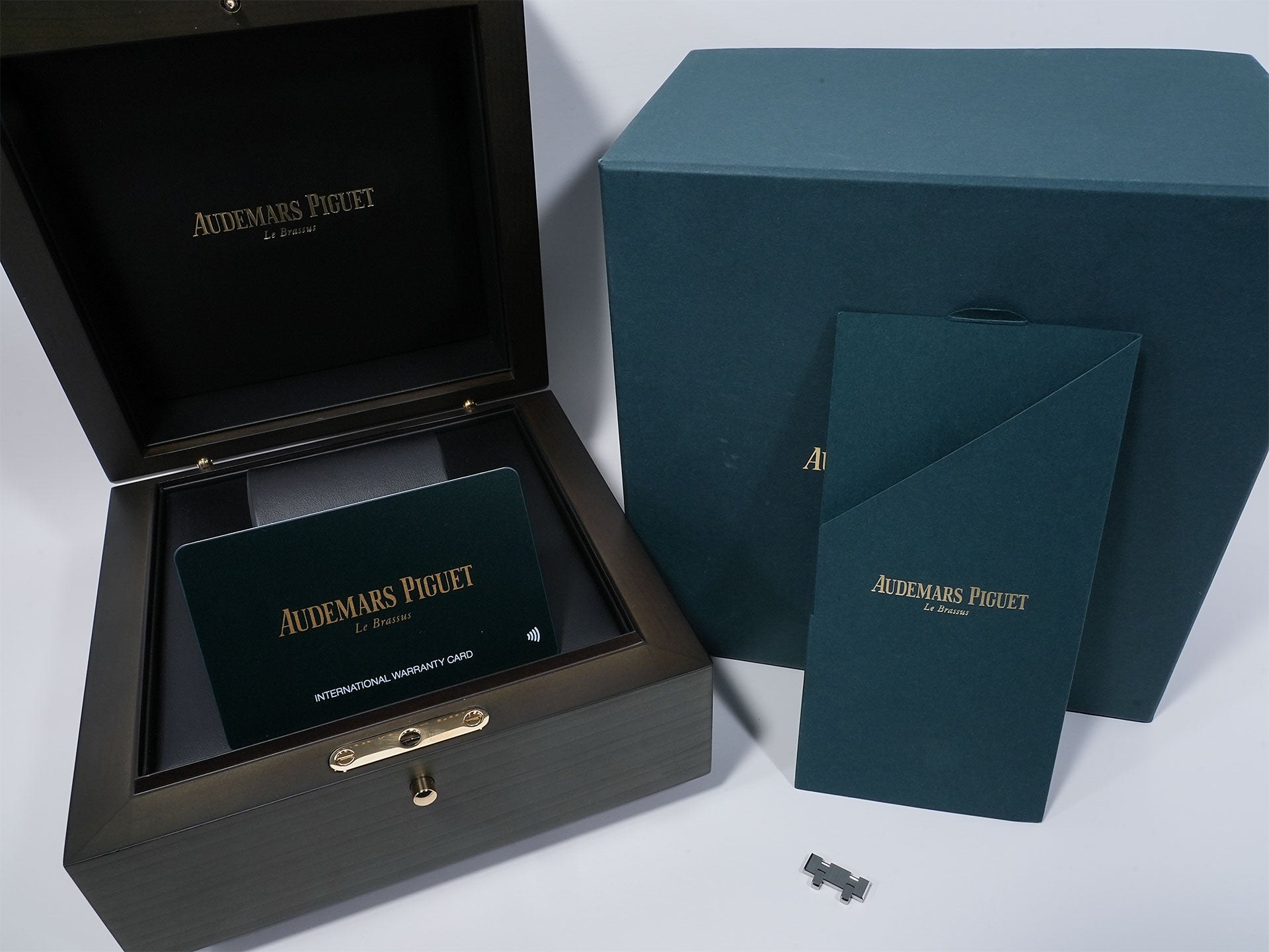 オーデマピゲ ロイヤルオーク Ref.15510ST.OO.1320ST.06 ステンレススチール ナイトブルー文字盤 美中古 kjq5ss4n