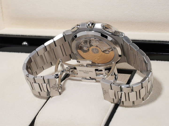 パテックフィリップ ノーチラス トラベルタイム クロノグラフ Ref.5990/1A-011 ステンレススチール ブルーソレイユ文字盤 未使用 pnsjkqef