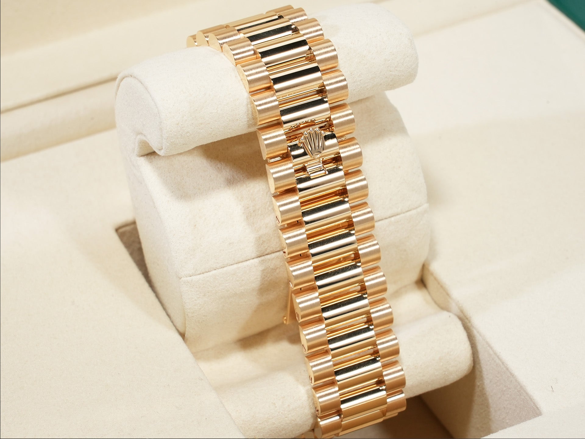 Rolex Day-Date 40 Ref.228238 Yellow Gold Green Dial Unused 3o968nbc