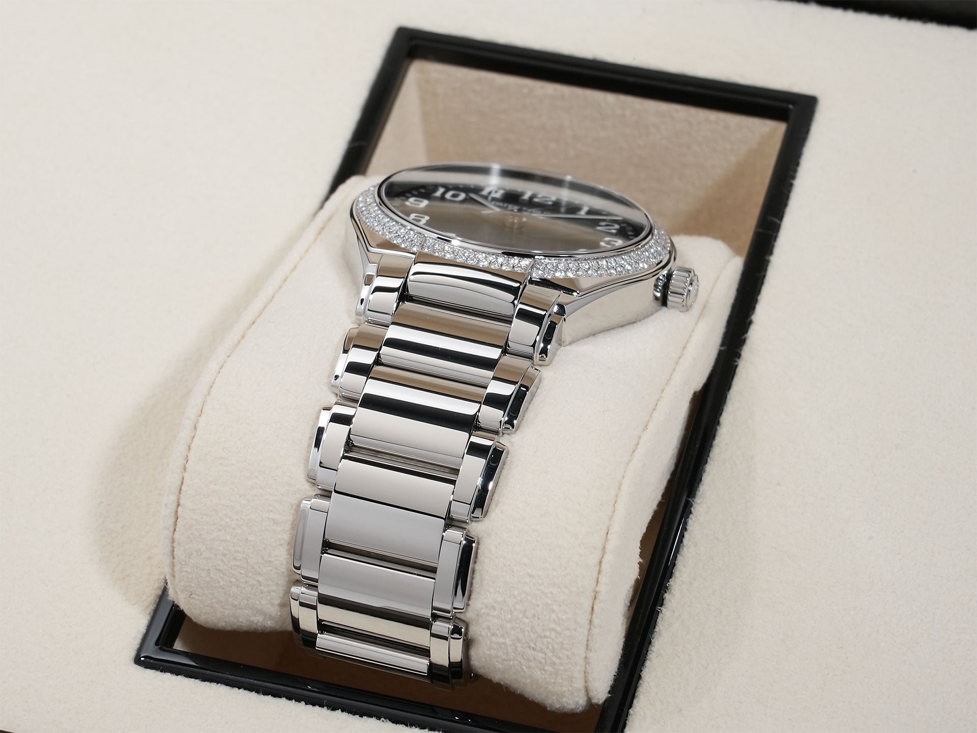 パテックフィリップ Twenty-4 Ref.7300/1200A-011 ステンレススチール オリーブグリーン ソレイユ文字盤 極美品 nbig4puv