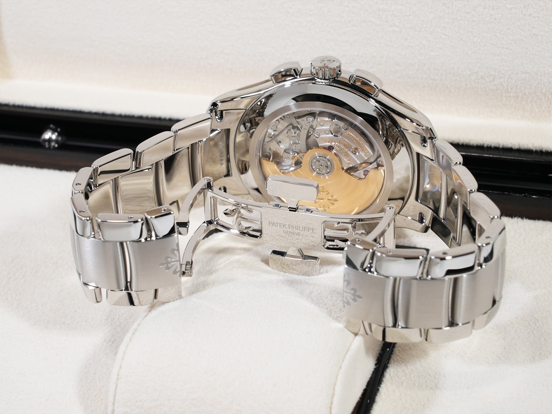 パテックフィリップ アニュアルカレンダー クロノグラフ Ref.5905/1A-001 ステンレススチール オリーブグリーン ソレイユ文字盤 未使用 he6uj65c