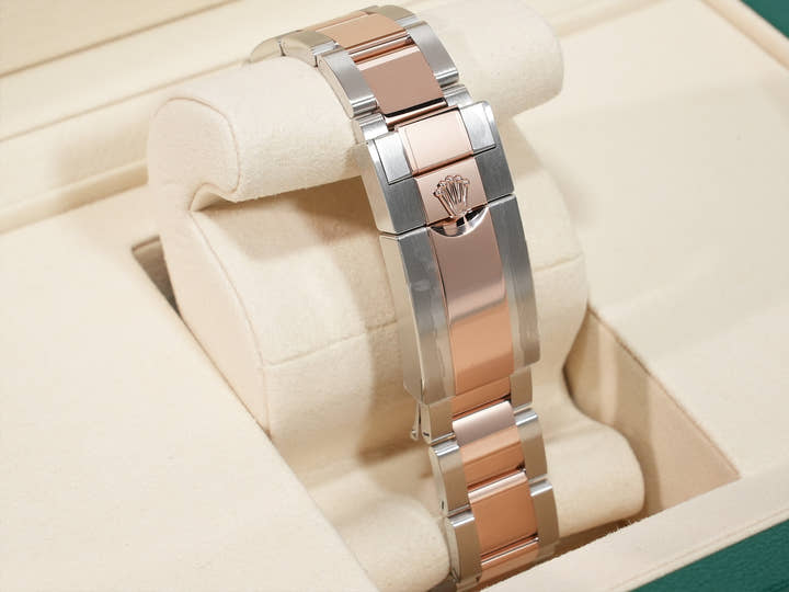 ロレックス GMTマスターII Ref.126711CHNR ステンレススチール/エバーローズゴールド ブラック文字盤 オイスターブレスレット 未使用 zg7npchm