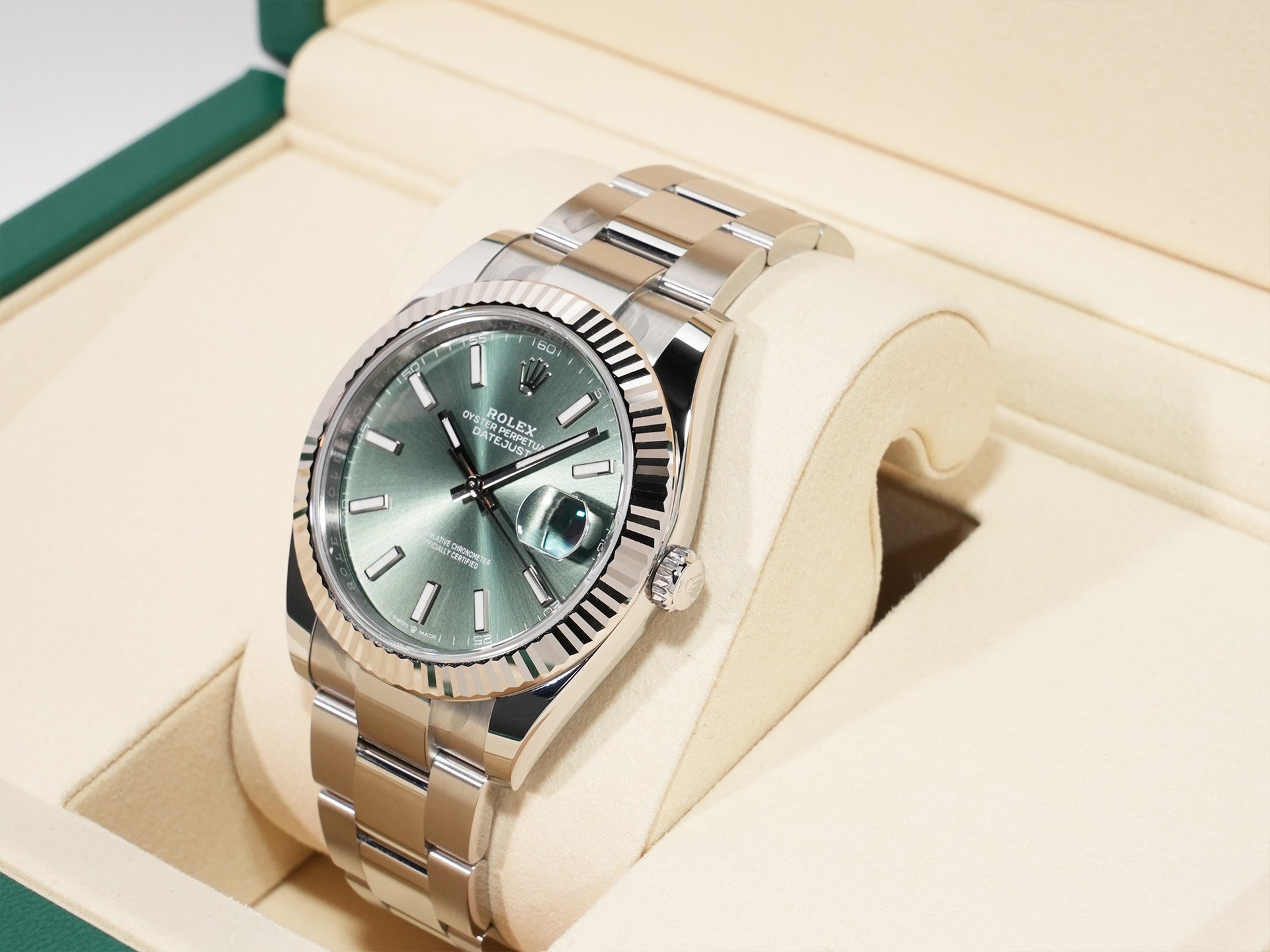 ロレックス デイトジャスト41 Ref.126334 ステンレススチール/ホワイトゴールド ミントグリーン文字盤 オイスターブレスレット 未使用 zzz6chd5