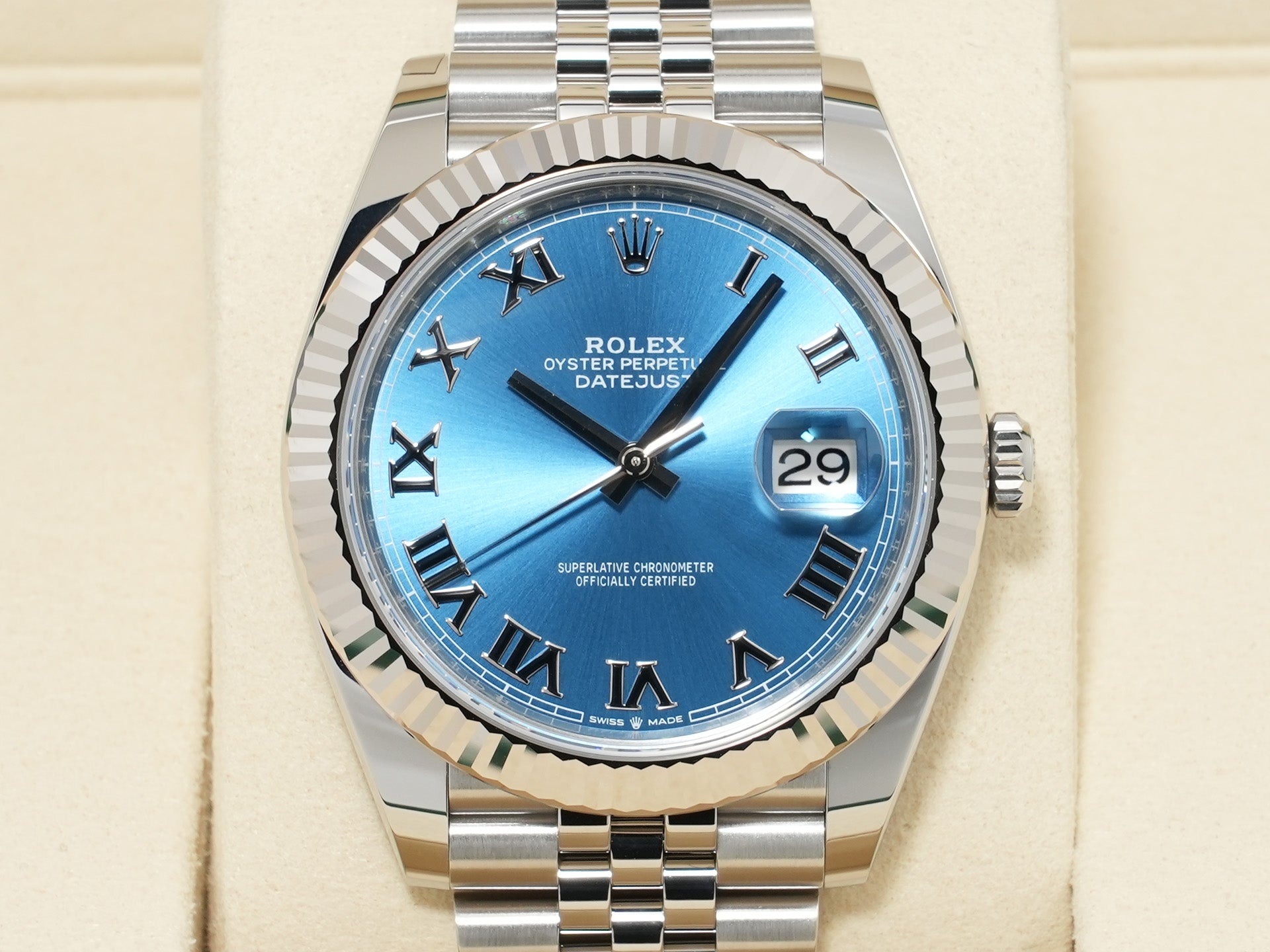 ロレックス デイトジャスト41 Ref.126334 ステンレススチール/ホワイトゴールド アズーロブルー文字盤 ジュビリーブレスレット 未使用 3x7ist4b