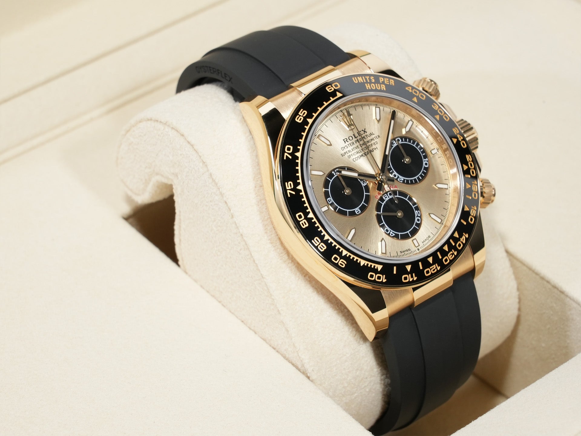 ロレックス デイトナ Ref.126518LN イエローゴールド ゴールデンxブライトブラック文字盤 未使用 zu72at3n