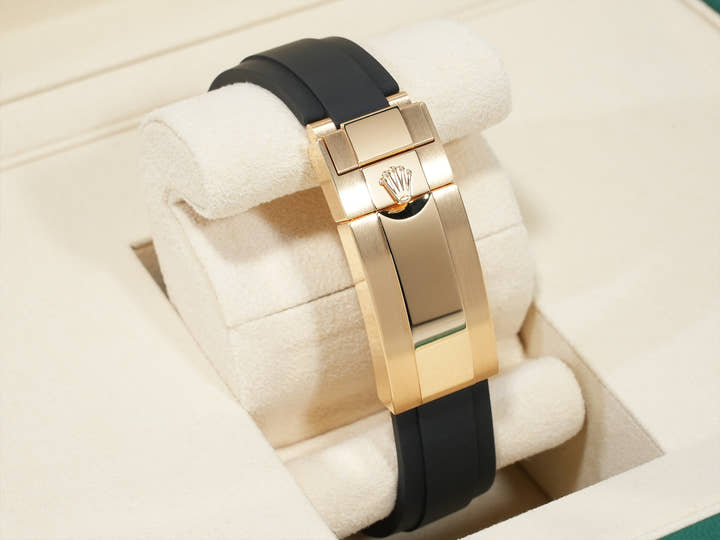 ロレックス デイトナ Ref.126518LN イエローゴールド ゴールデンxブライトブラック文字盤 未使用 zu72at3n