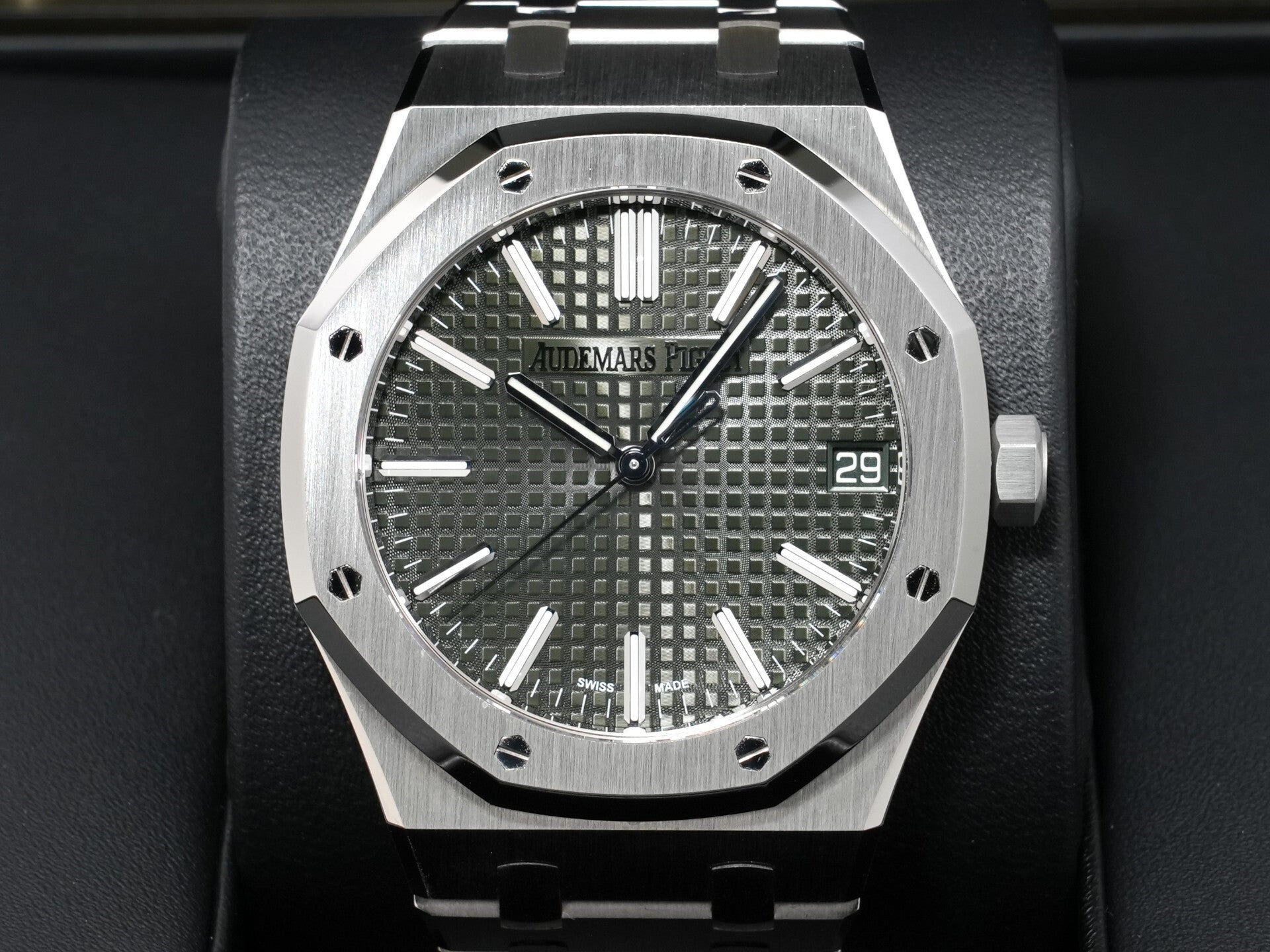 オーデマピゲ ロイヤルオーク Ref.15510ST.OO.1320ST.09 ステンレススチール カーキグリーン文字盤 美品 3hx2m64k