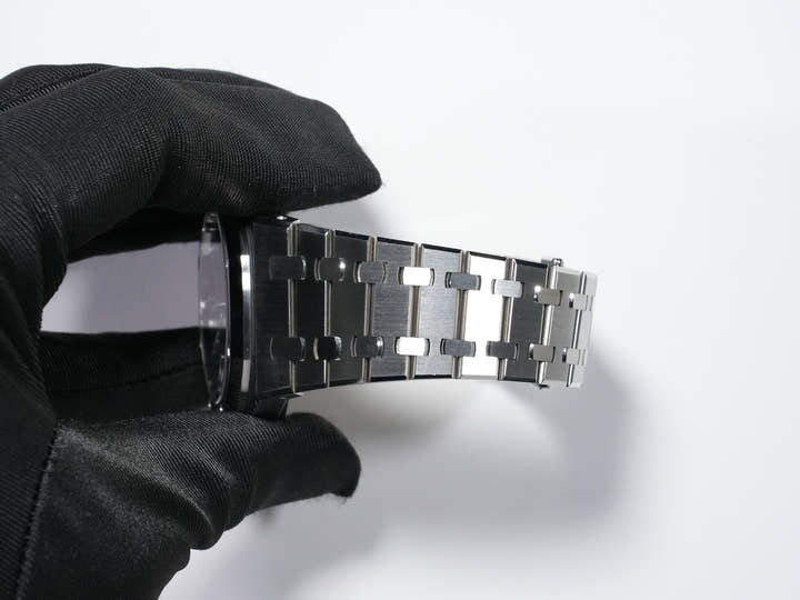 Audemars Piguet Royal Oak Ref.15510ST.OO.1320ST.09 Stainless Steel Khaki Green Dial Excellent Condition 3hx2m64k