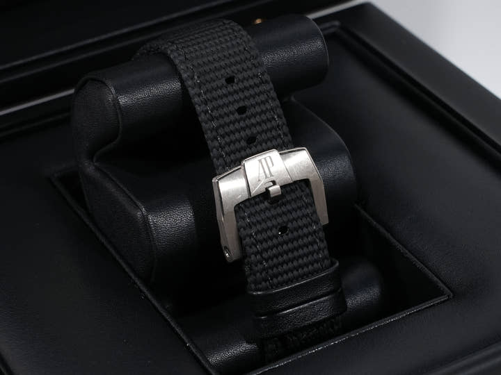 オーデマピゲ CODE 11.59 バイ オーデマ ピゲ クロノグラフ Ref.26393BC.OO.A002CR.01 ホワイトゴールド ブラックラッカー文字盤 中古 ydzy8koz