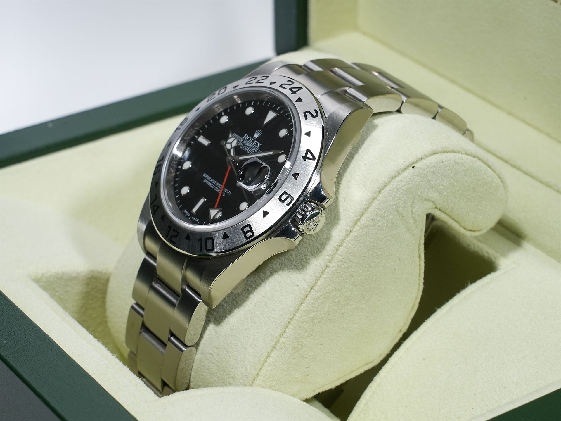 Rolex Explorer II Ref. 16570 Stainless Steel Black Dial Oyster Bracelet Dead Stock ofzbh68s