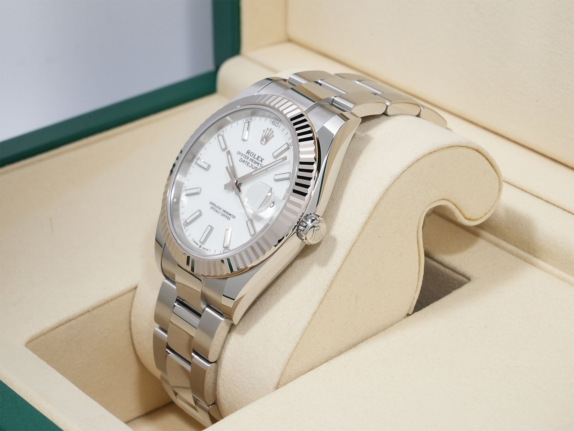 ロレックス デイトジャスト41 Ref.126334 ステンレススチール/ホワイトゴールド ホワイト文字盤 オイスターブレスレット 未使用 crrmuaob