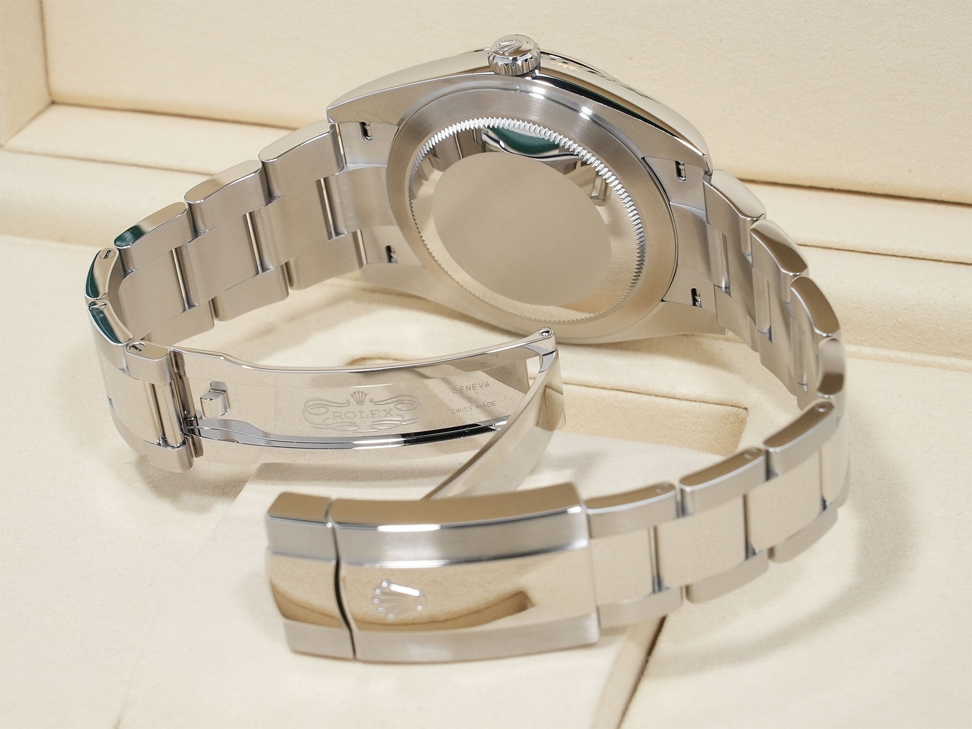 ロレックス デイトジャスト41 Ref.126334 ステンレススチール/ホワイトゴールド ホワイト文字盤 オイスターブレスレット 未使用 crrmuaob