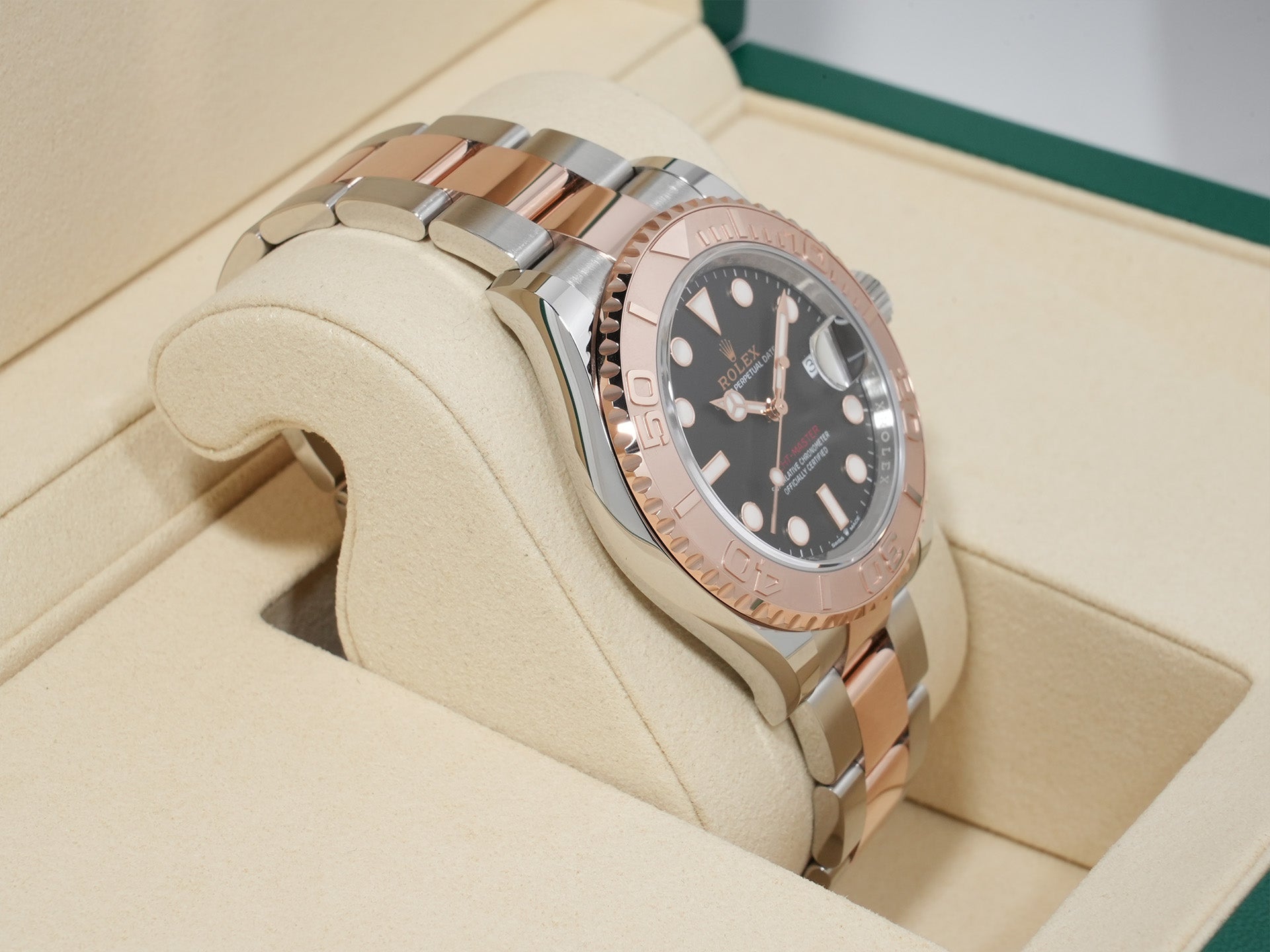 ロレックス ヨットマスター40 Ref.126621 ステンレススチール/エバーローズゴールド ブラック文字盤 未使用 858hdez9