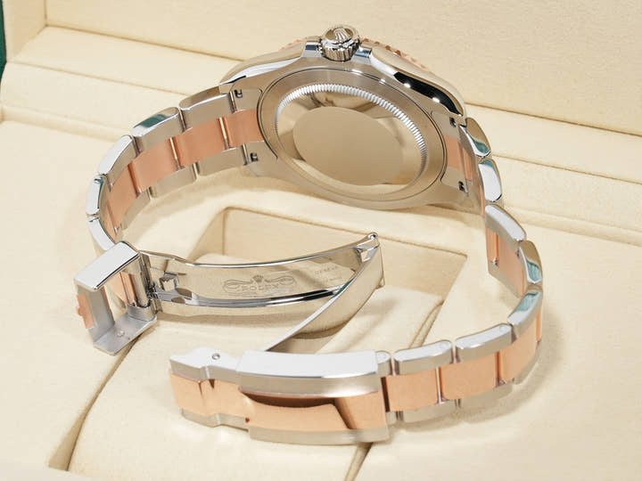 ロレックス ヨットマスター40 Ref.126621 ステンレススチール/エバーローズゴールド ブラック文字盤 未使用 858hdez9