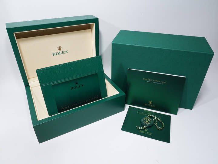 ロレックス ヨットマスター40 Ref.126621 ステンレススチール/エバーローズゴールド ブラック文字盤 未使用 858hdez9