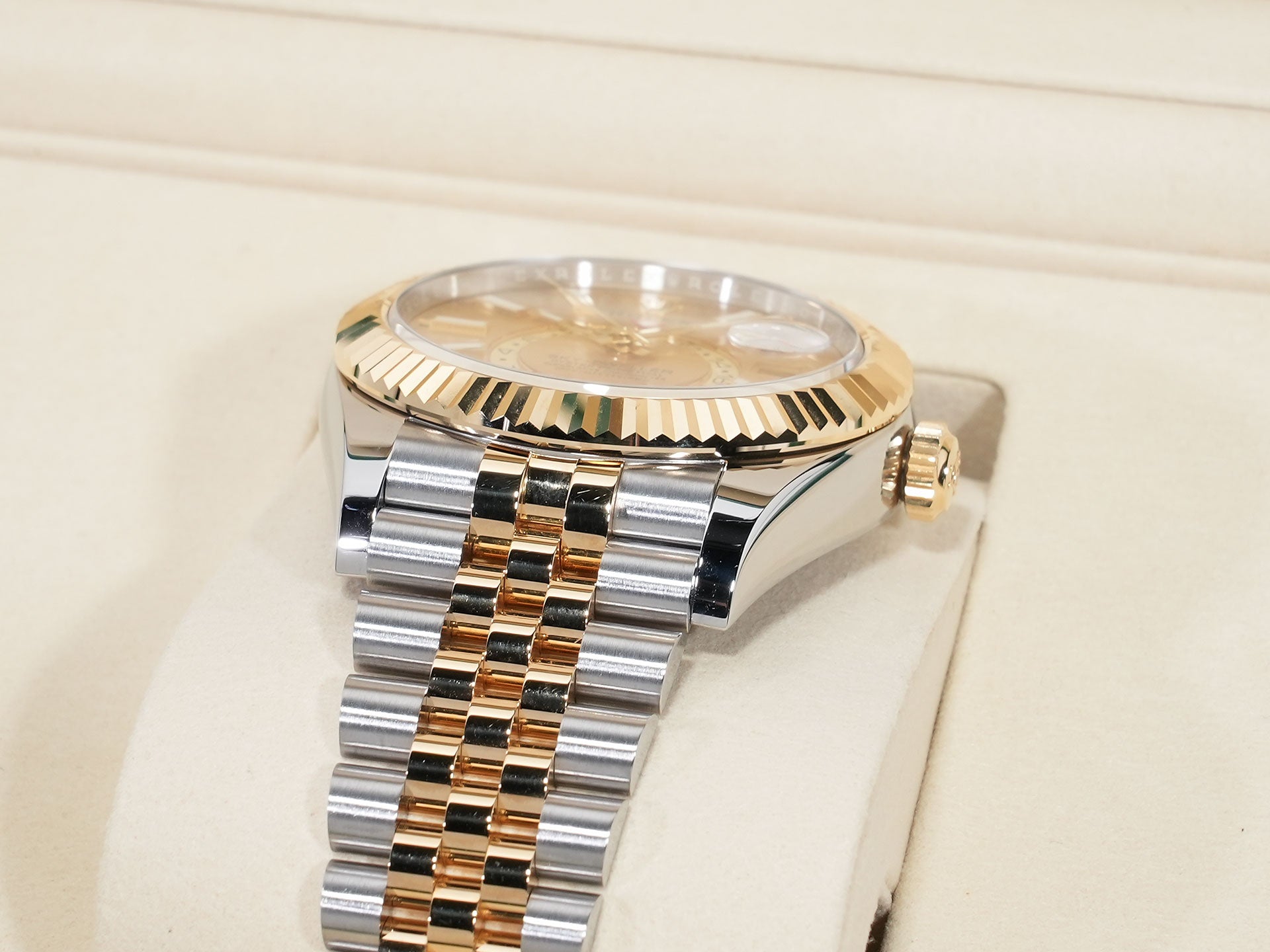 ロレックス スカイドゥエラー Ref.336933 ステンレススチール/イエローゴールド シャンパンカラー文字盤 ジュビリーブレスレット 中古 2nfjfcds