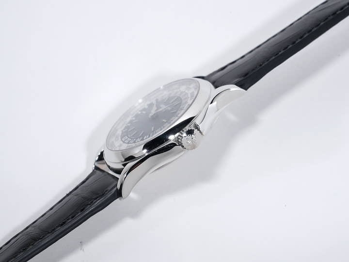 パテックフィリップ コンプリケーション ワールドタイム Ref.5110P-001 プラチナ ブルー文字盤 中古 eor9cc3k