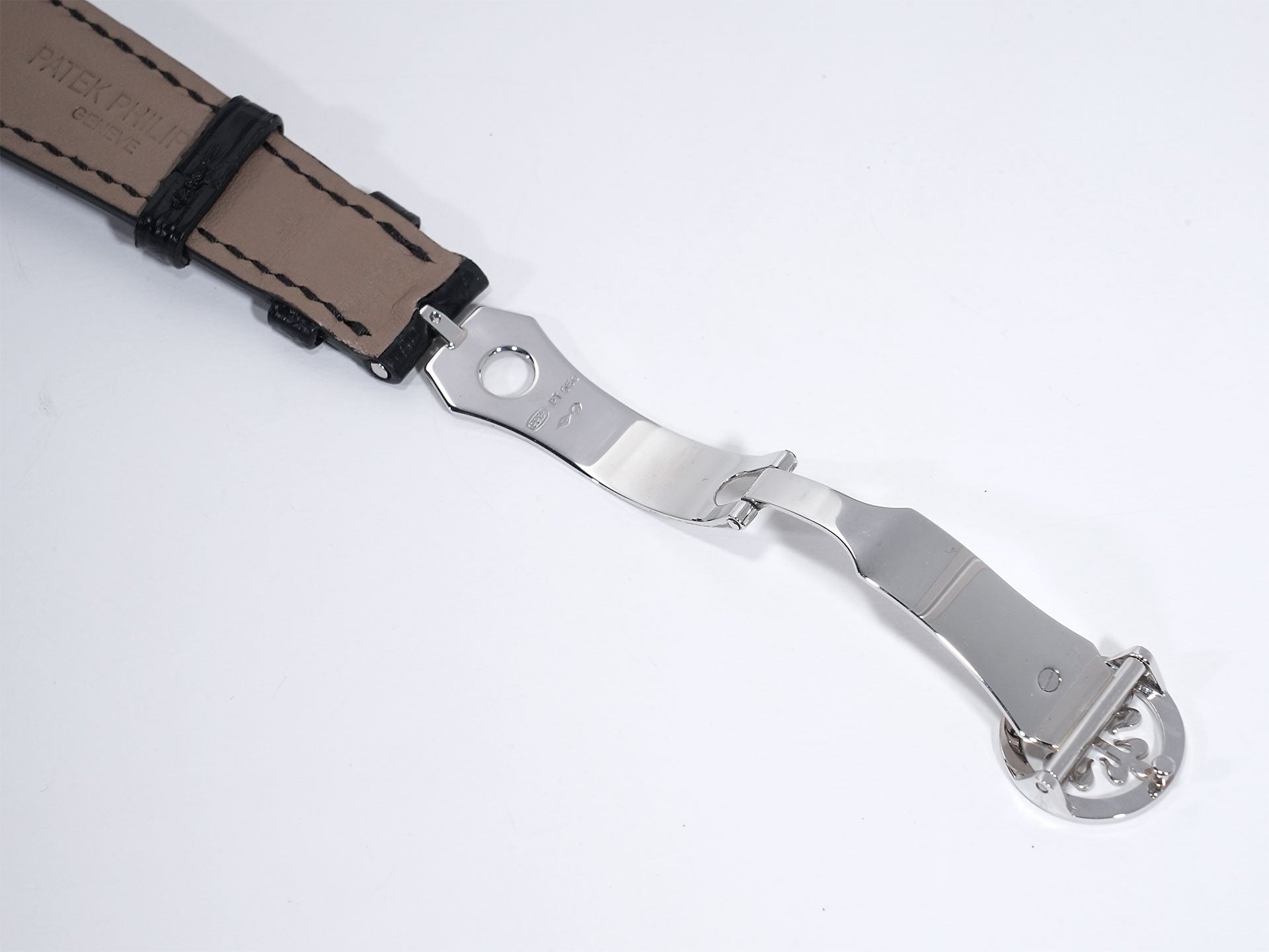 パテックフィリップ コンプリケーション ワールドタイム Ref.5110P-001 プラチナ ブルー文字盤 中古 eor9cc3k