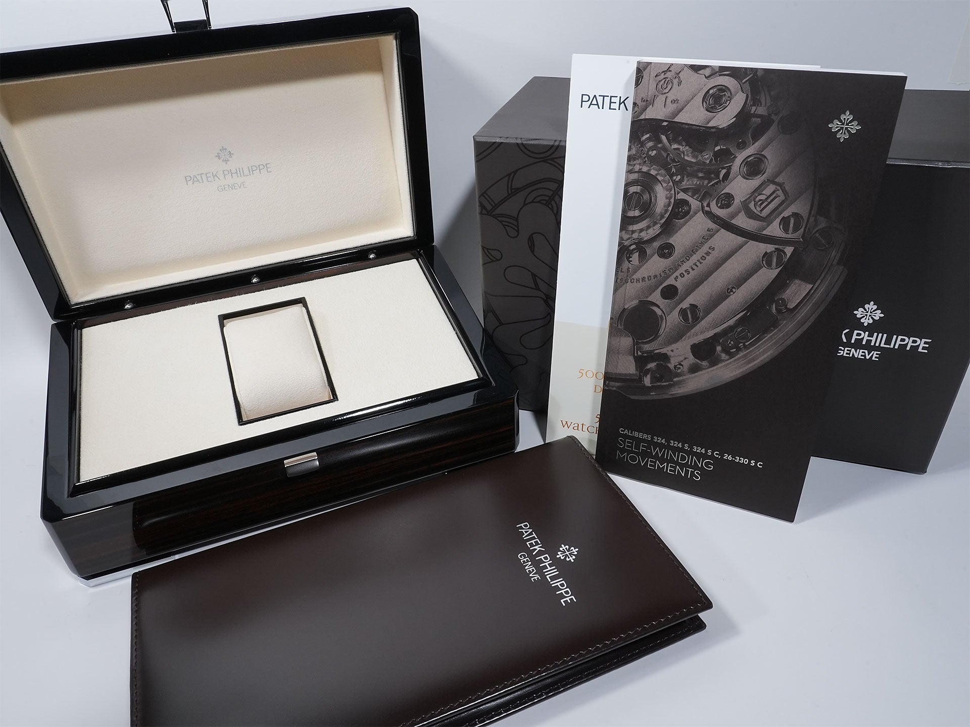 Patek Philippe Calatrava Ref. 6007G-011 White Gold Ebony Black Dial Excellent Used Condition iyqtxbog