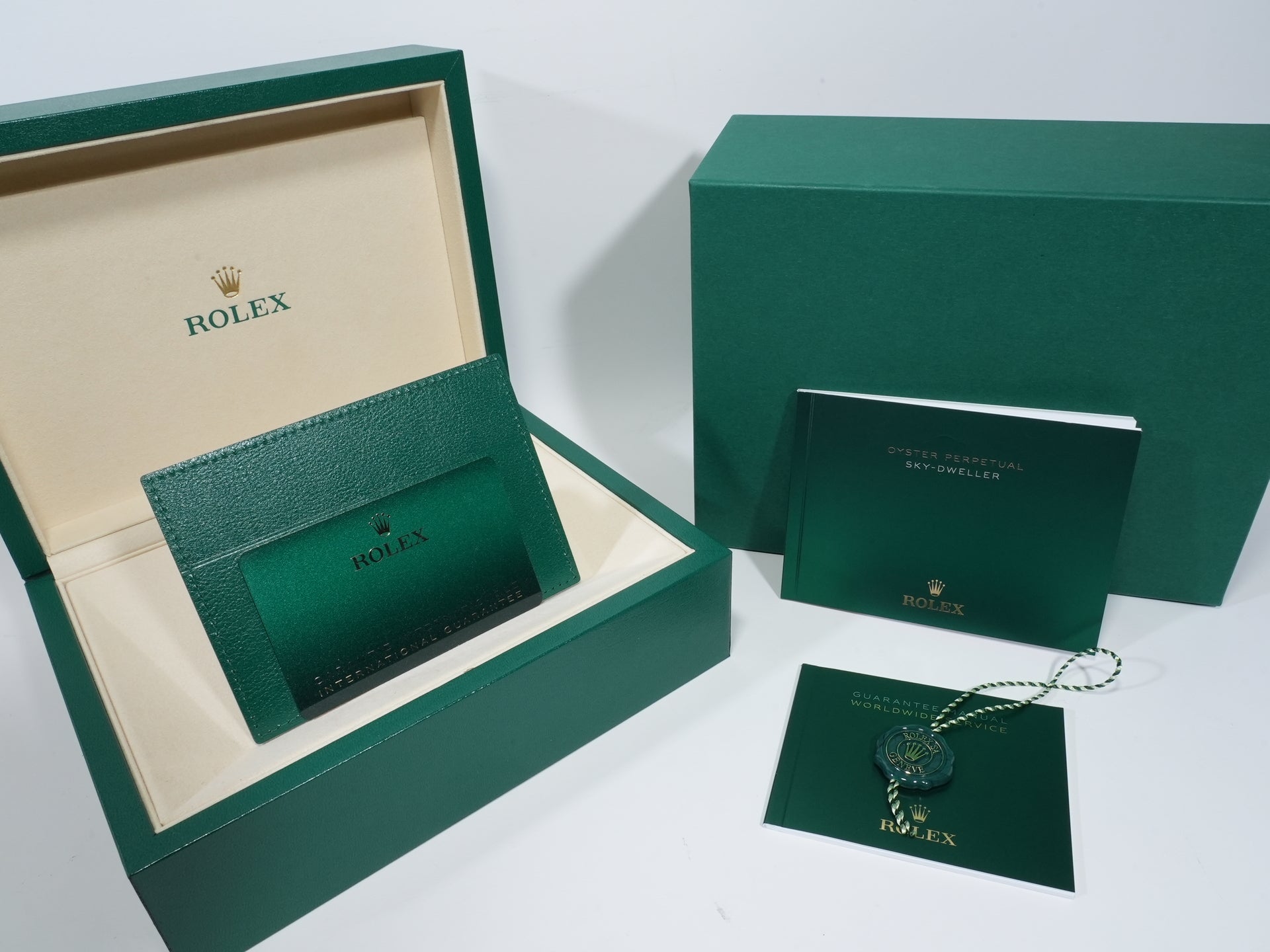 Rolex Sky-Dweller Ref.336239 White Gold Black Dial Unused b9gp5wox