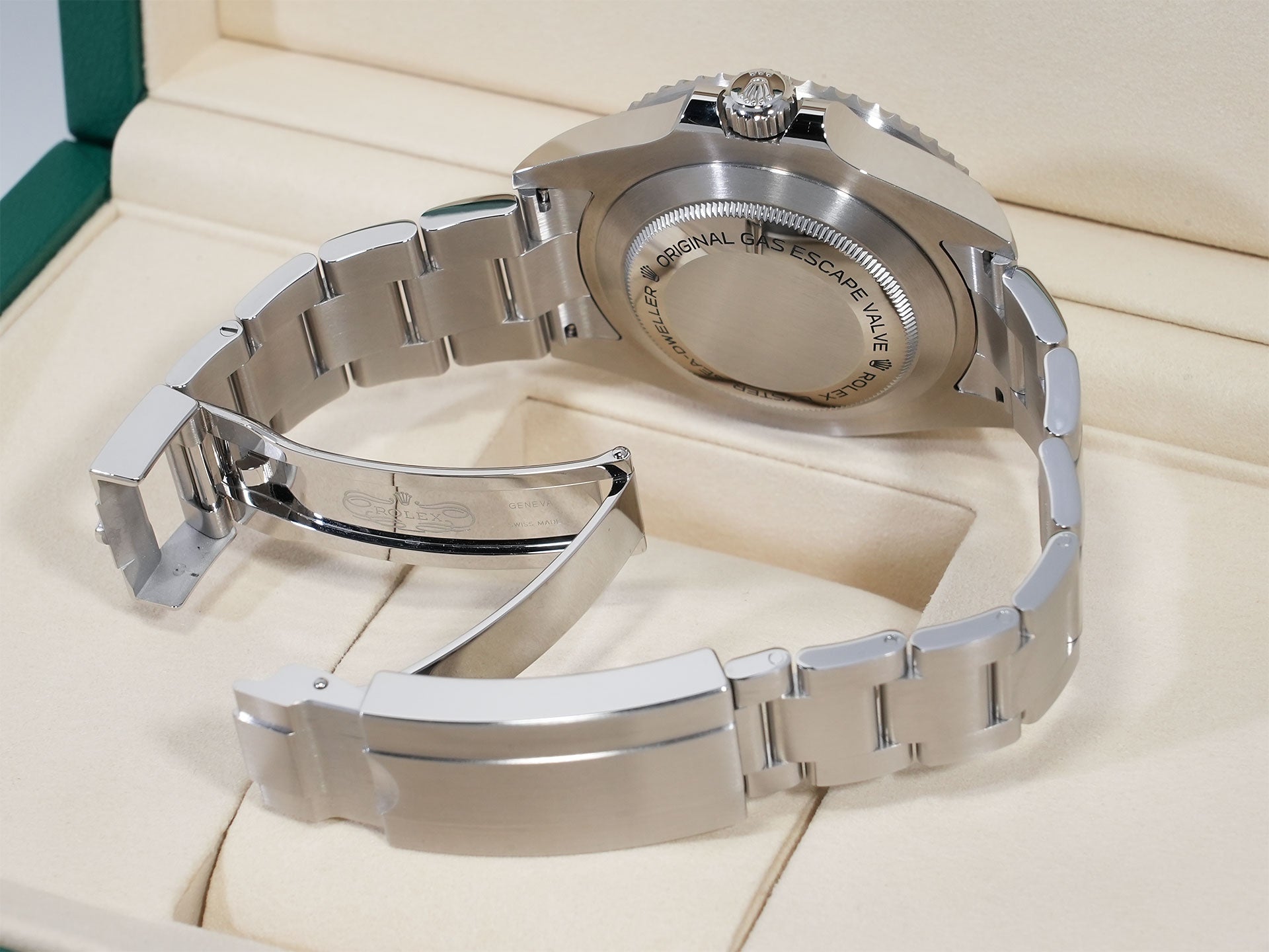 ロレックス シードゥエラー Ref.126600 ステンレススチール ブラック文字盤 美品 f4tqmo6y