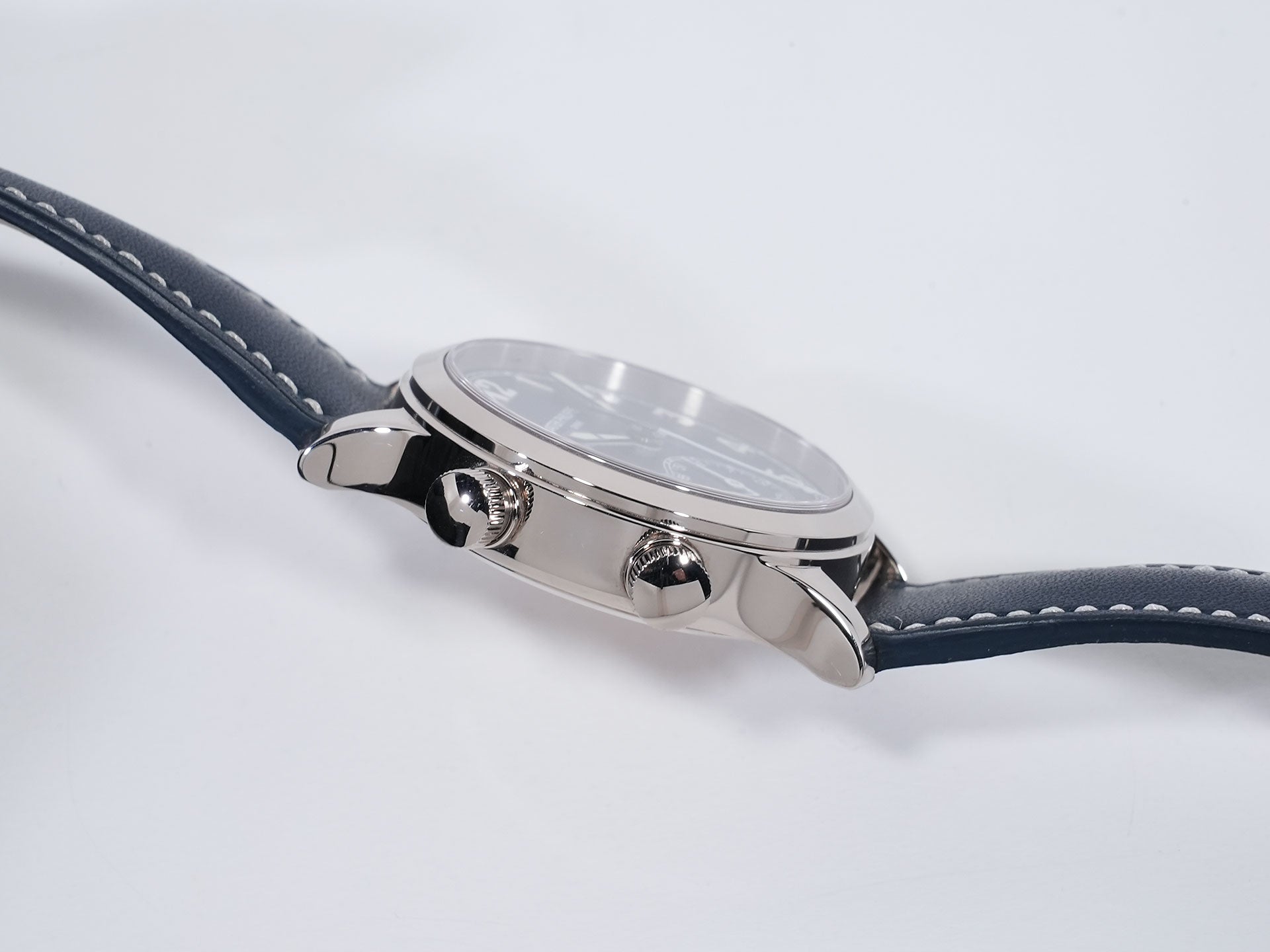 Patek Philippe Calatrava Pilot Travel Time Ref. 7234G-001 White Gold Blue Dial Excellent Used Condition ndfbsbq3