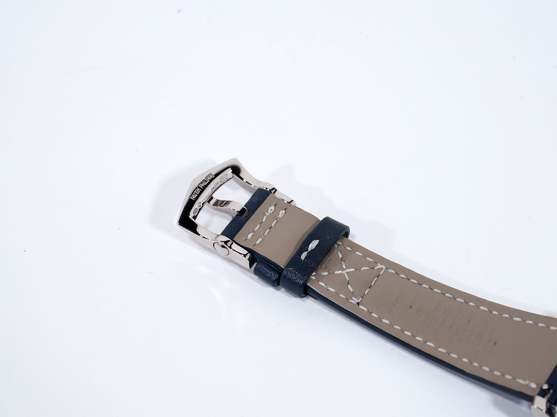 Patek Philippe Calatrava Pilot Travel Time Ref. 7234G-001 White Gold Blue Dial Excellent Used Condition ndfbsbq3