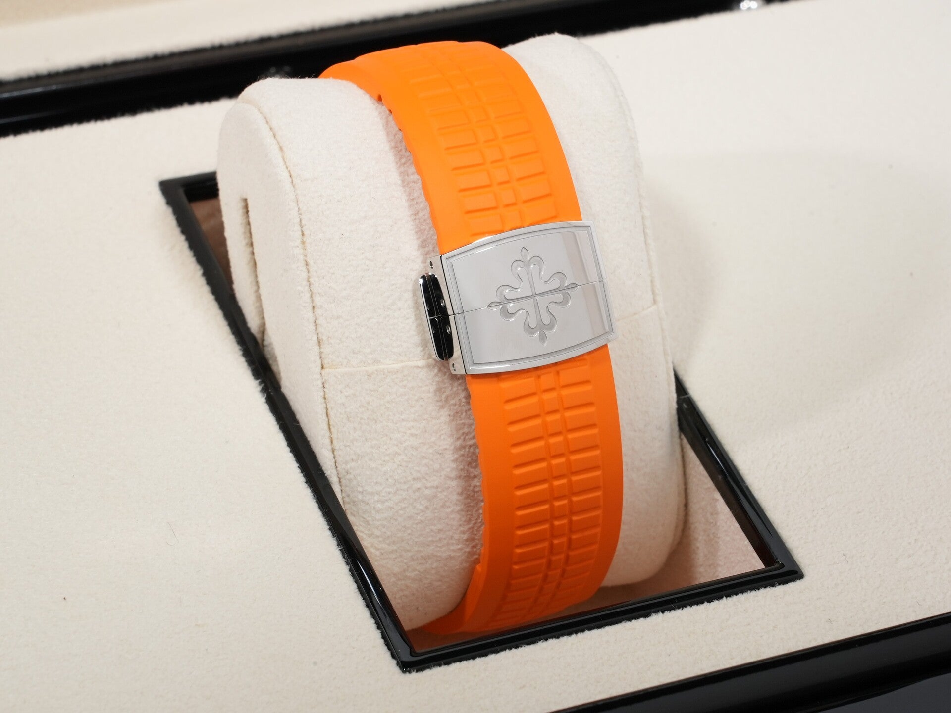 パテックフィリップ アクアノート クロノグラフ Ref.5968A-001 ステンレススチール ブラック文字盤 未使用 ac44r6mw