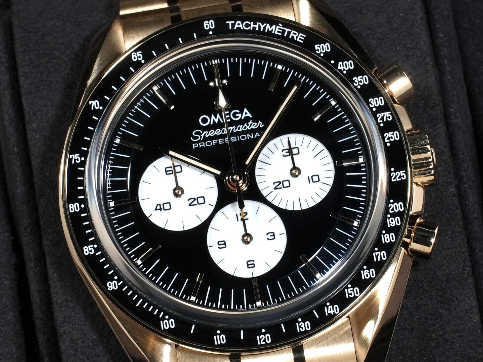 オメガ スピードマスター ムーンウォッチ プロフェッショナル Ref.310.60.42.50.01.002 ムーンシャイン ゴールド ブラック文字盤 未使用 wuj4at3j