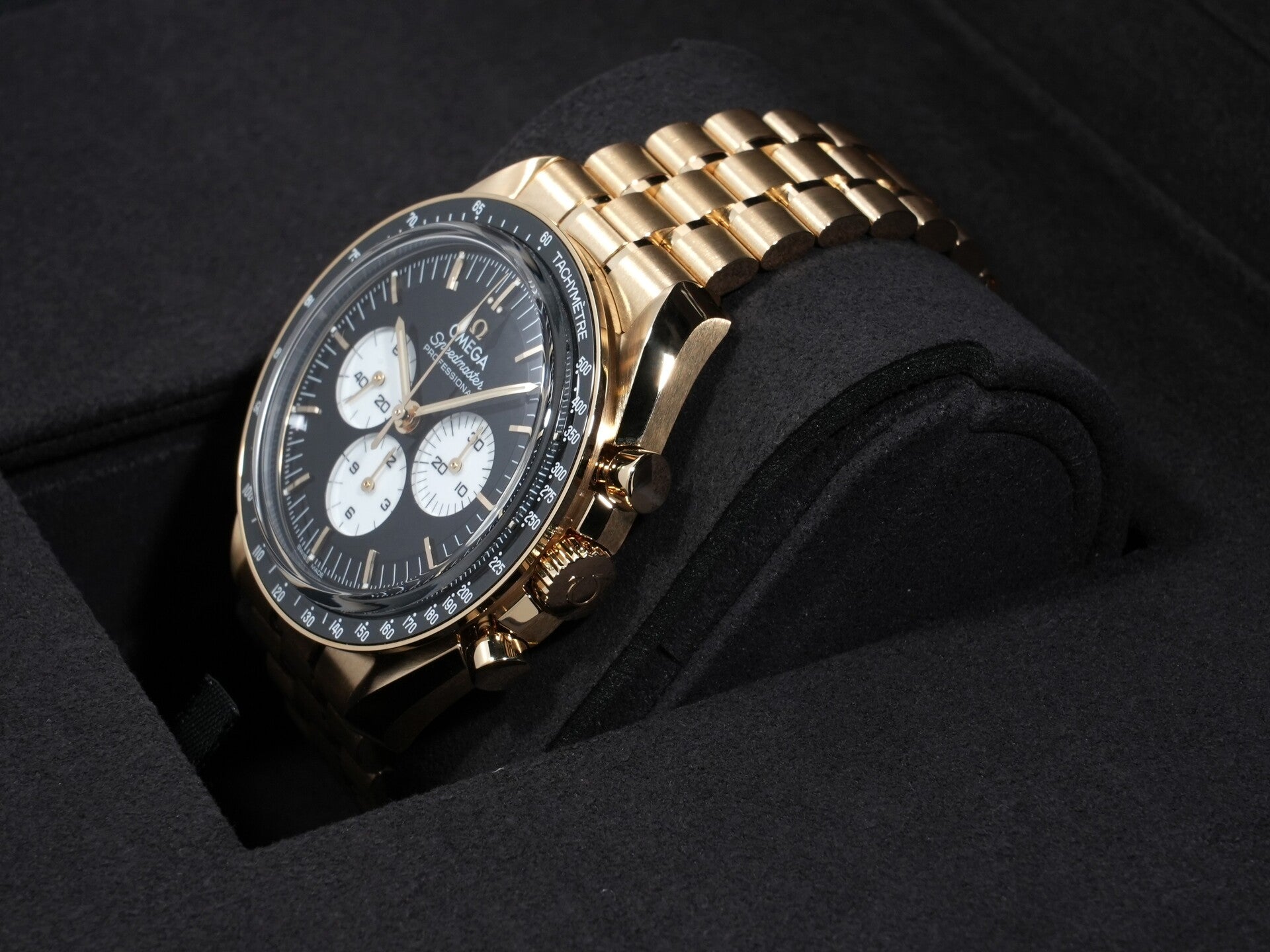 オメガ スピードマスター ムーンウォッチ プロフェッショナル Ref.310.60.42.50.01.002 ムーンシャイン ゴールド ブラック文字盤 未使用 wuj4at3j