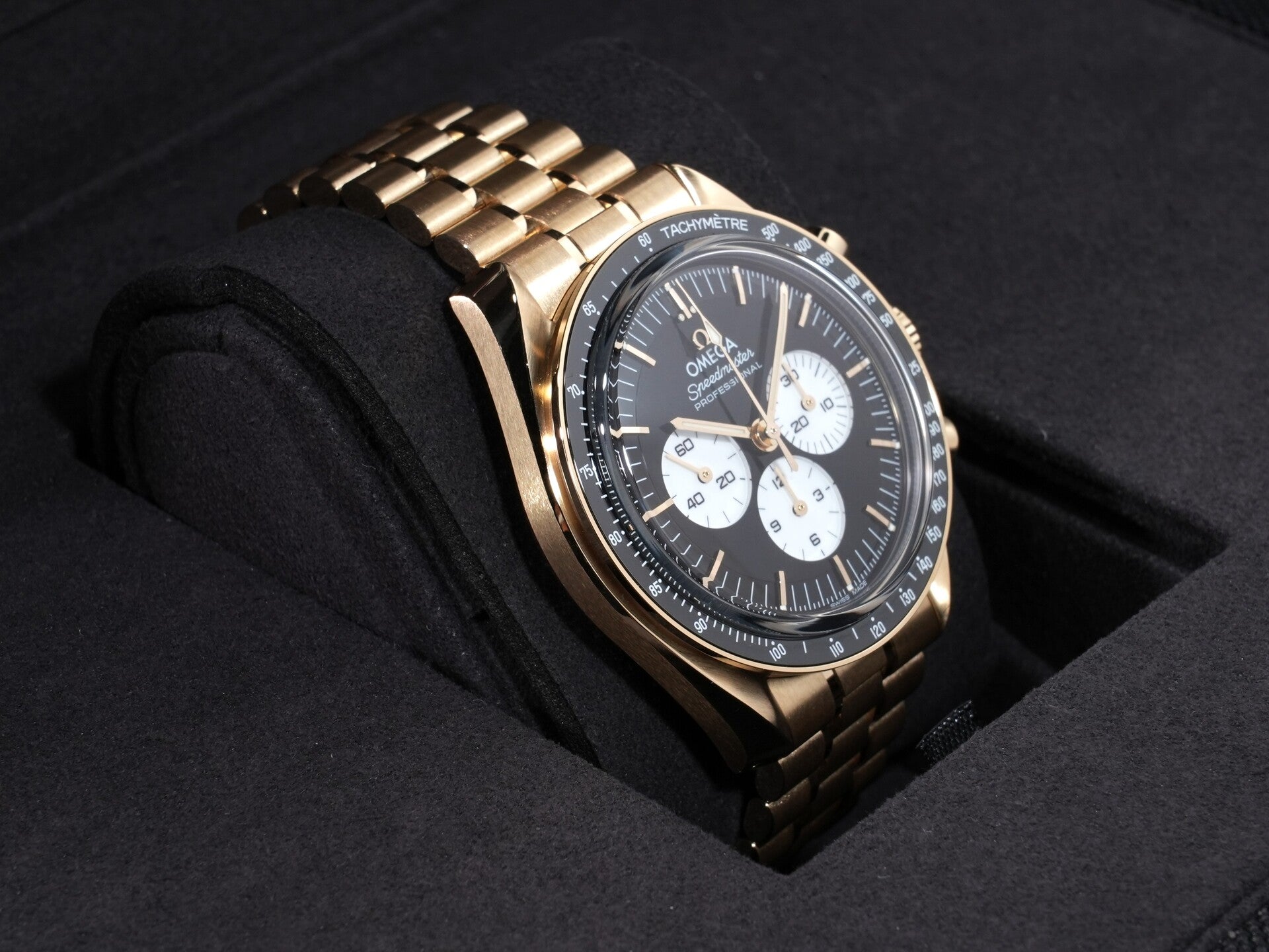 オメガ スピードマスター ムーンウォッチ プロフェッショナル Ref.310.60.42.50.01.002 ムーンシャイン ゴールド ブラック文字盤 未使用 wuj4at3j